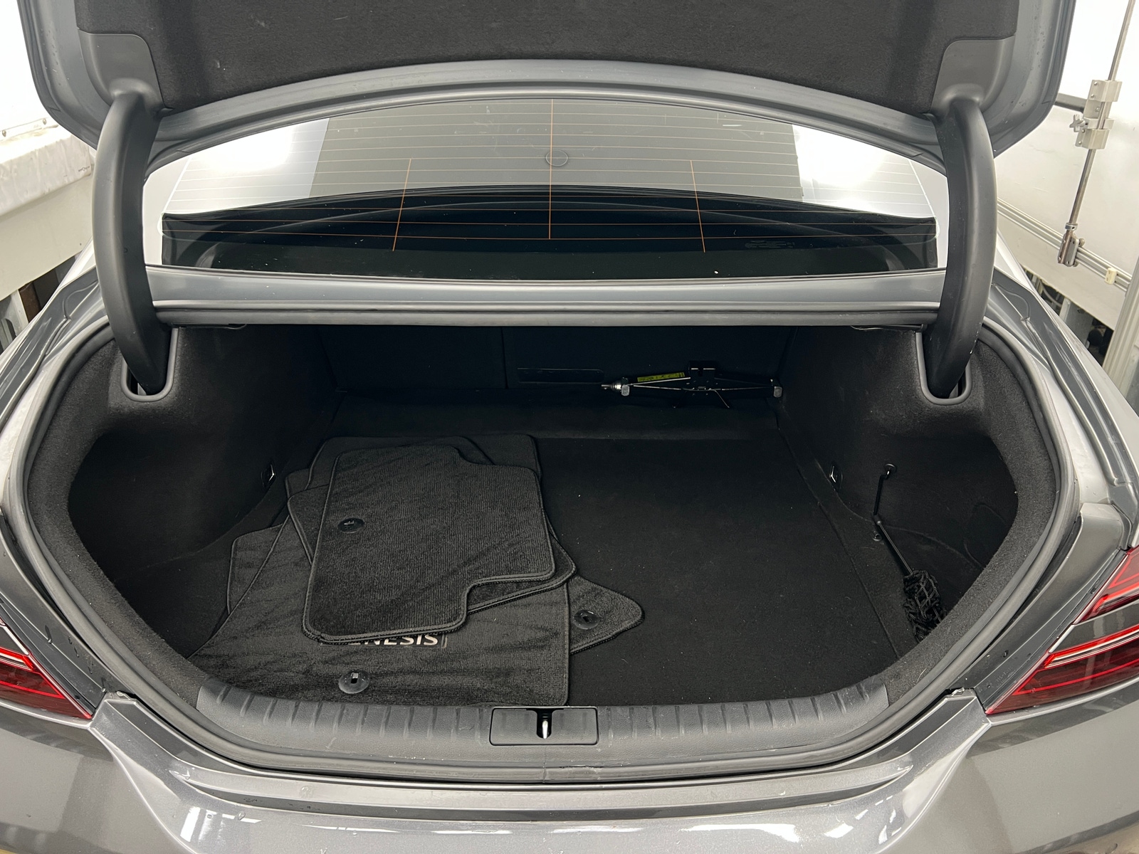 Thumbnail: 2022 Genesis G70 - 6