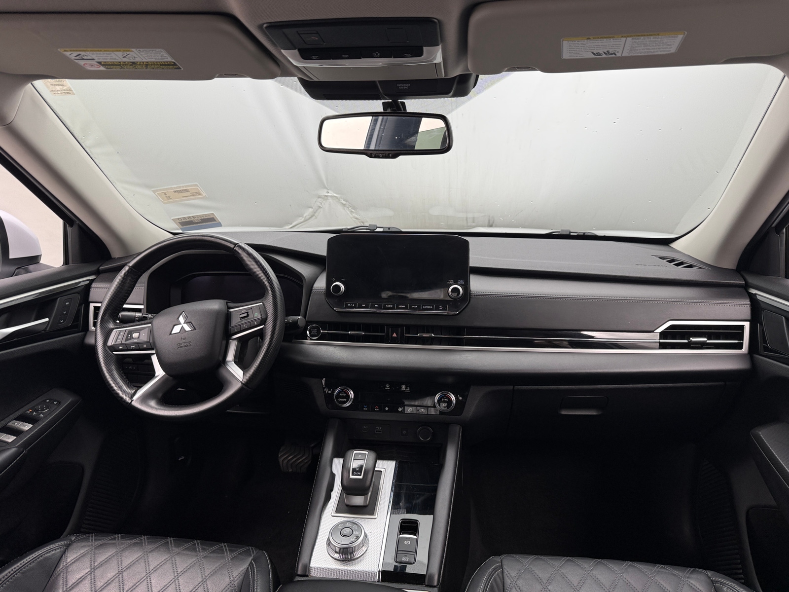 Thumbnail: 2022 Mitsubishi Outlander - 2