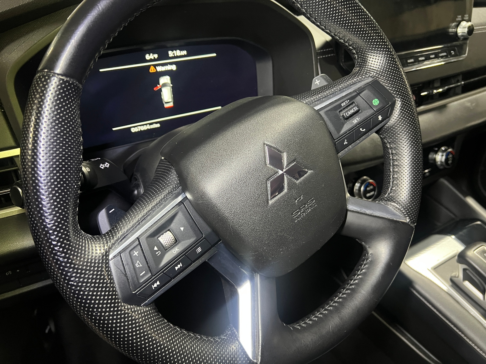 Thumbnail: 2022 Mitsubishi Outlander - 4