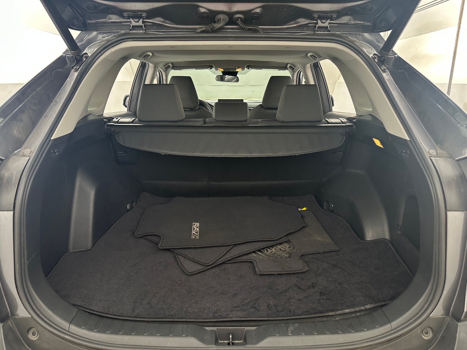 Thumbnail: 2021 Toyota RAV4 - 7