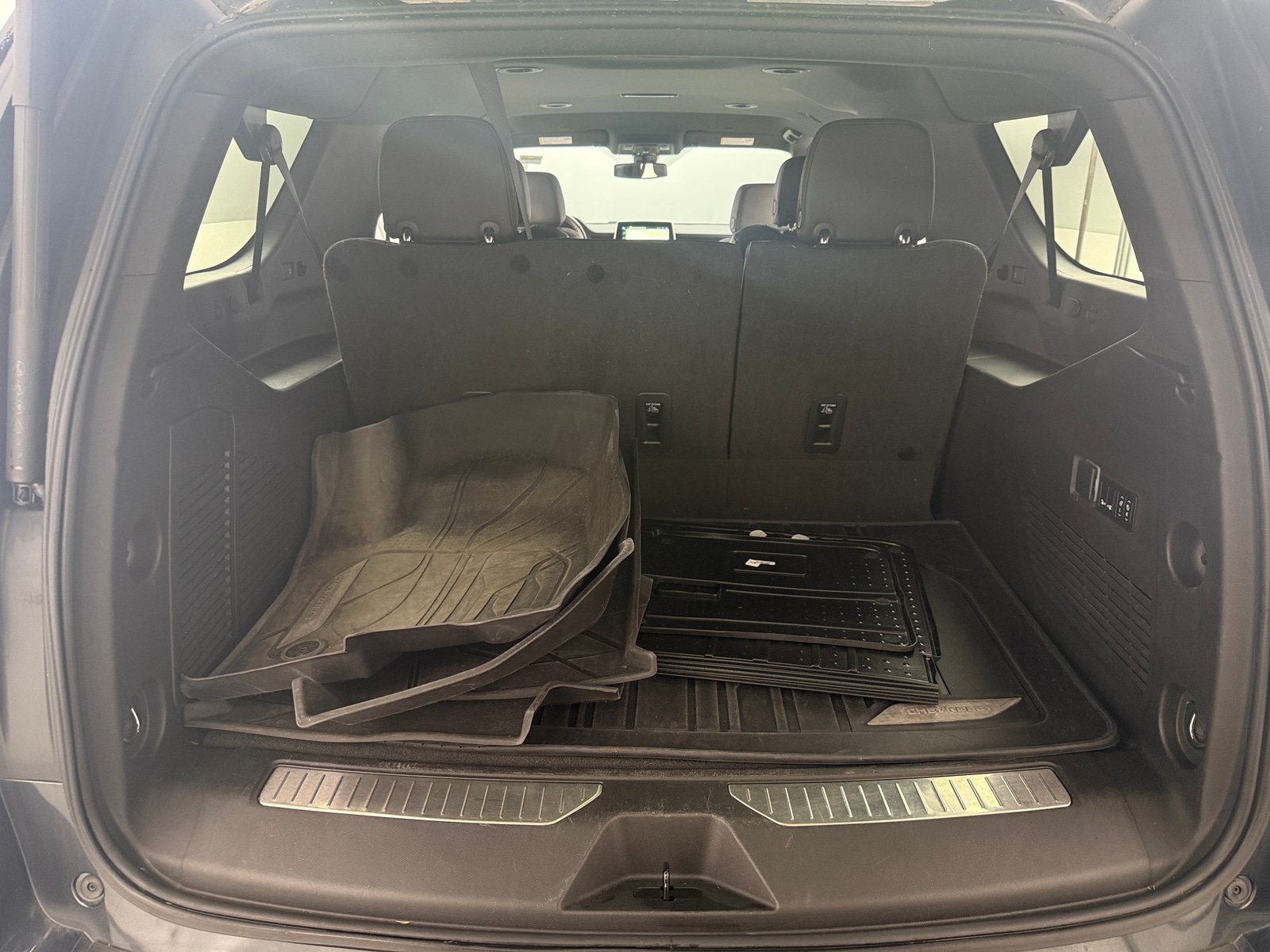 Thumbnail: 2022 Chevrolet Suburban - 6