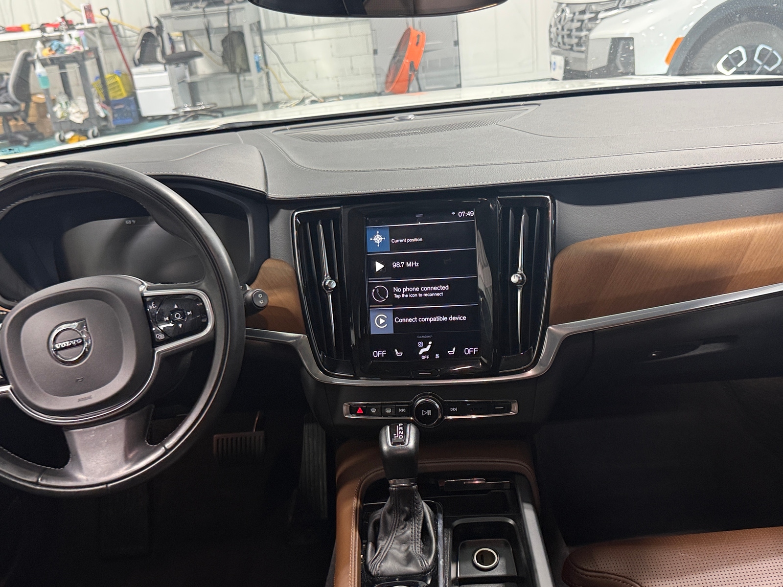 Thumbnail: 2020 Volvo V90 - 2