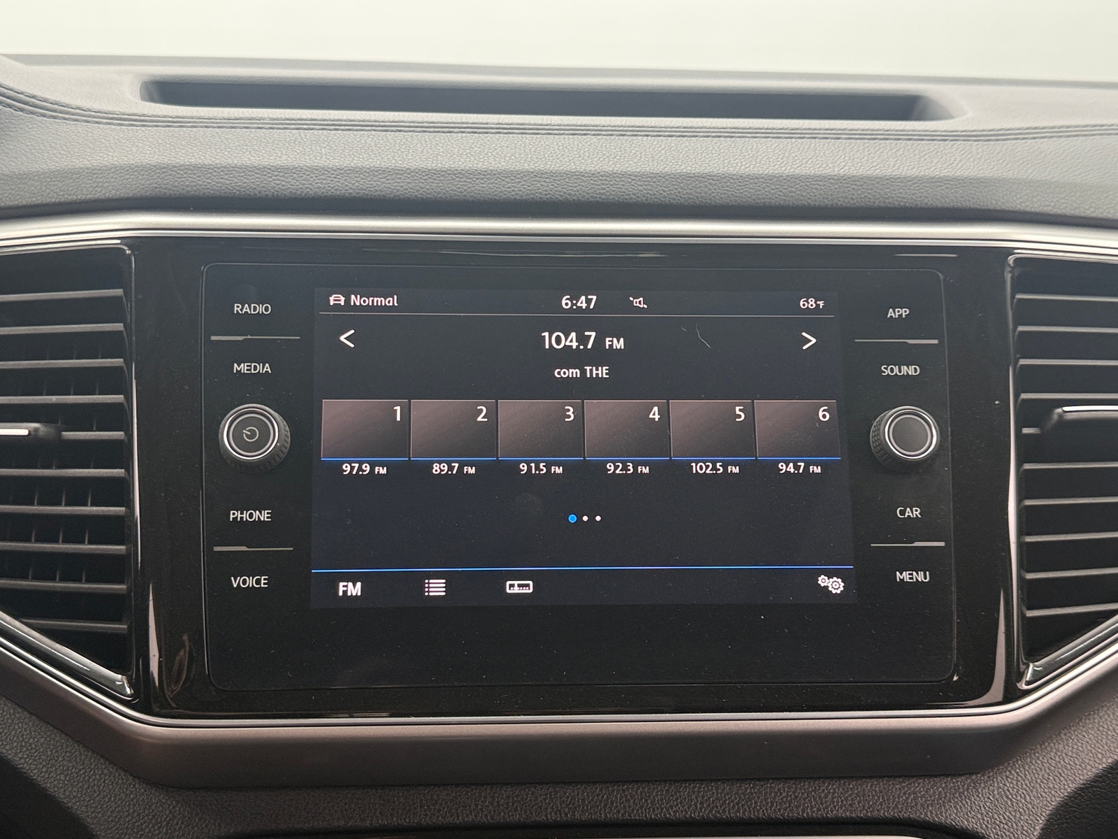 Thumbnail: 2018 Volkswagen Atlas - 3