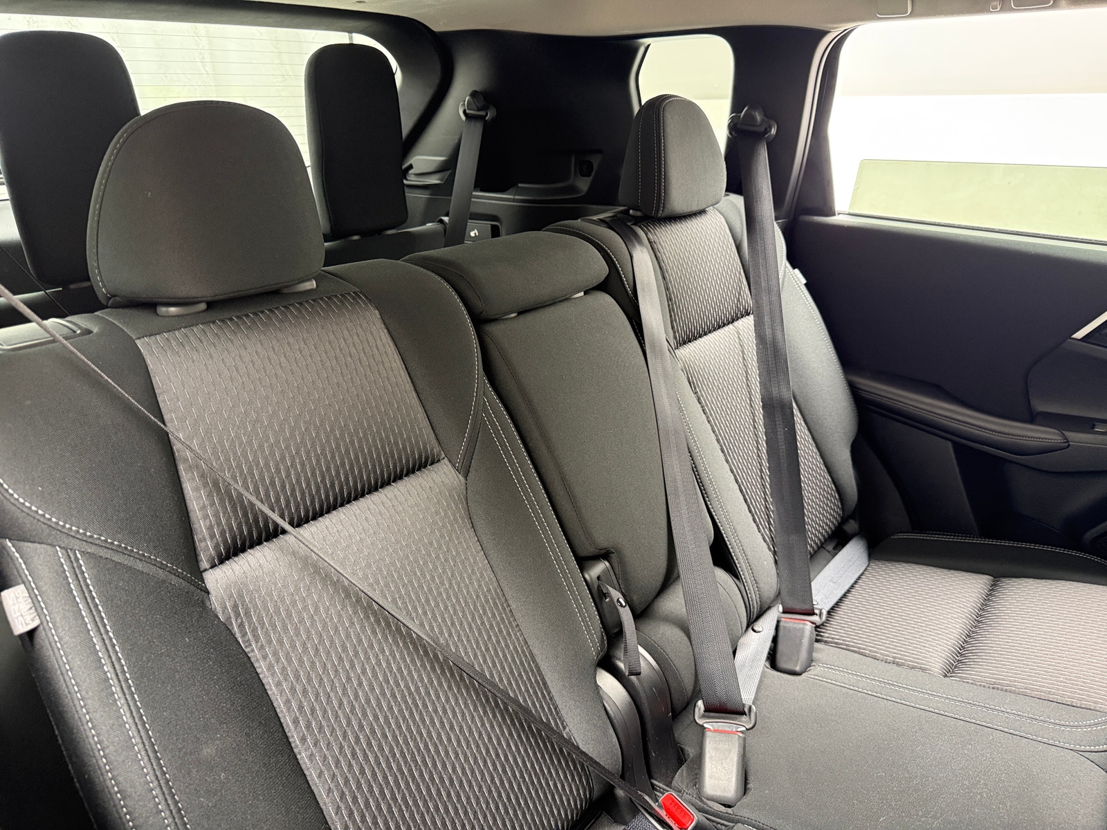 Thumbnail: 2025 Mitsubishi Outlander - 6