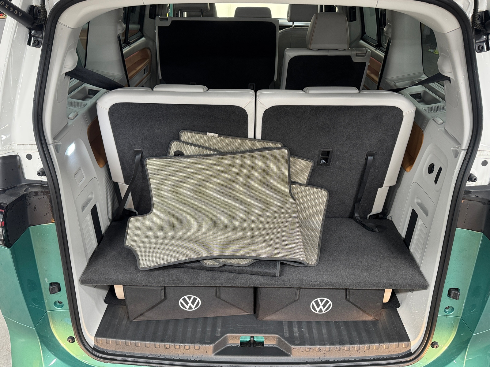 Thumbnail: 2025 Volkswagen ID.Buzz - 6