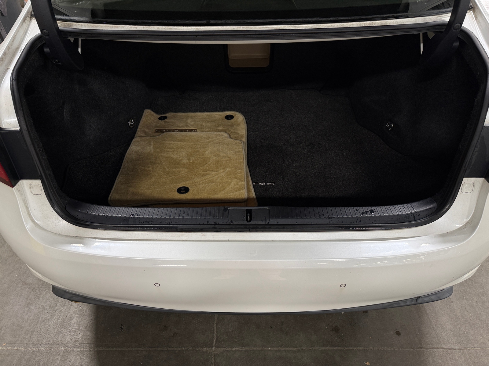 Thumbnail: 2013 Lexus ES - 6