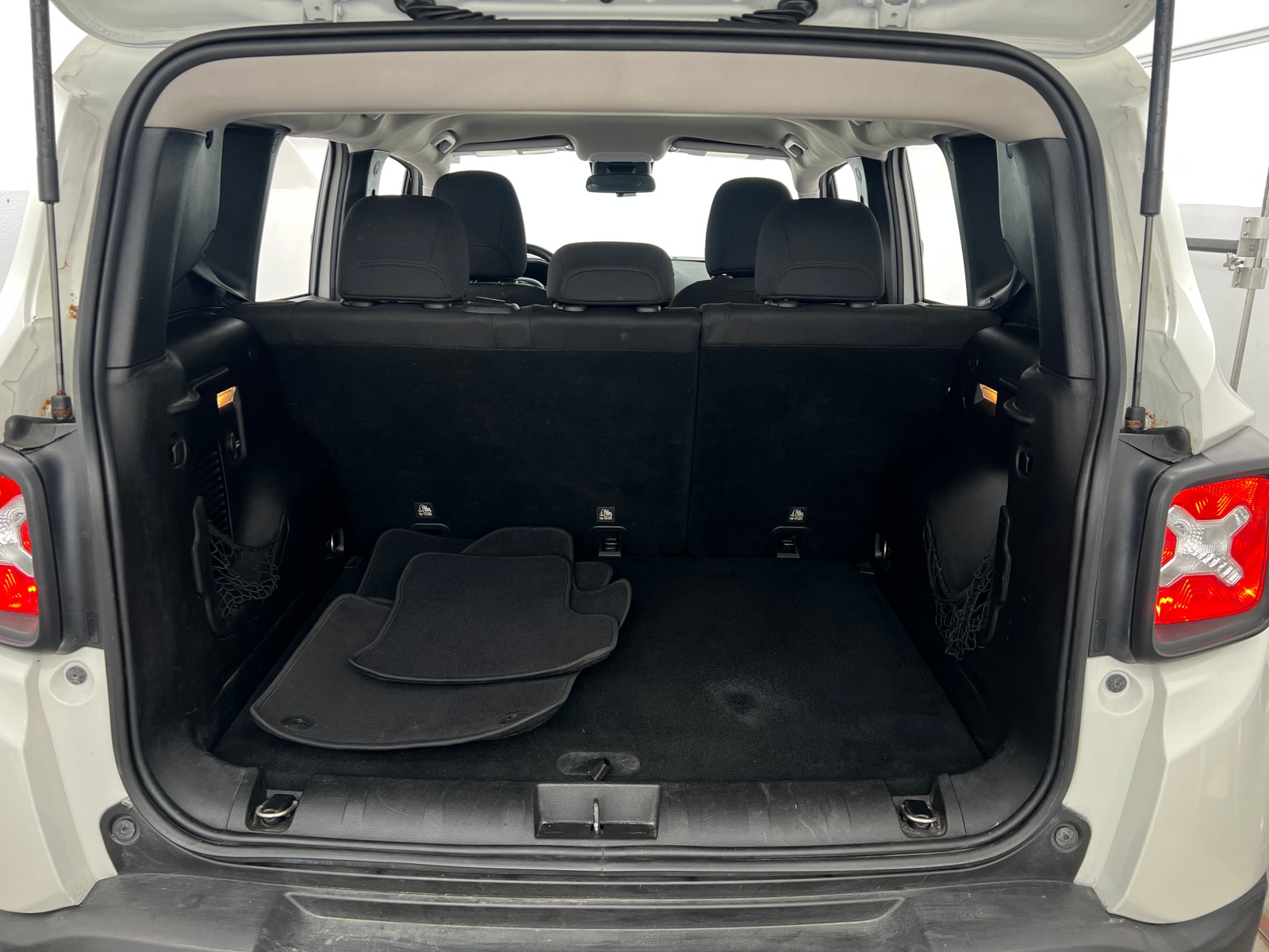 Thumbnail: 2017 Jeep Renegade - 7