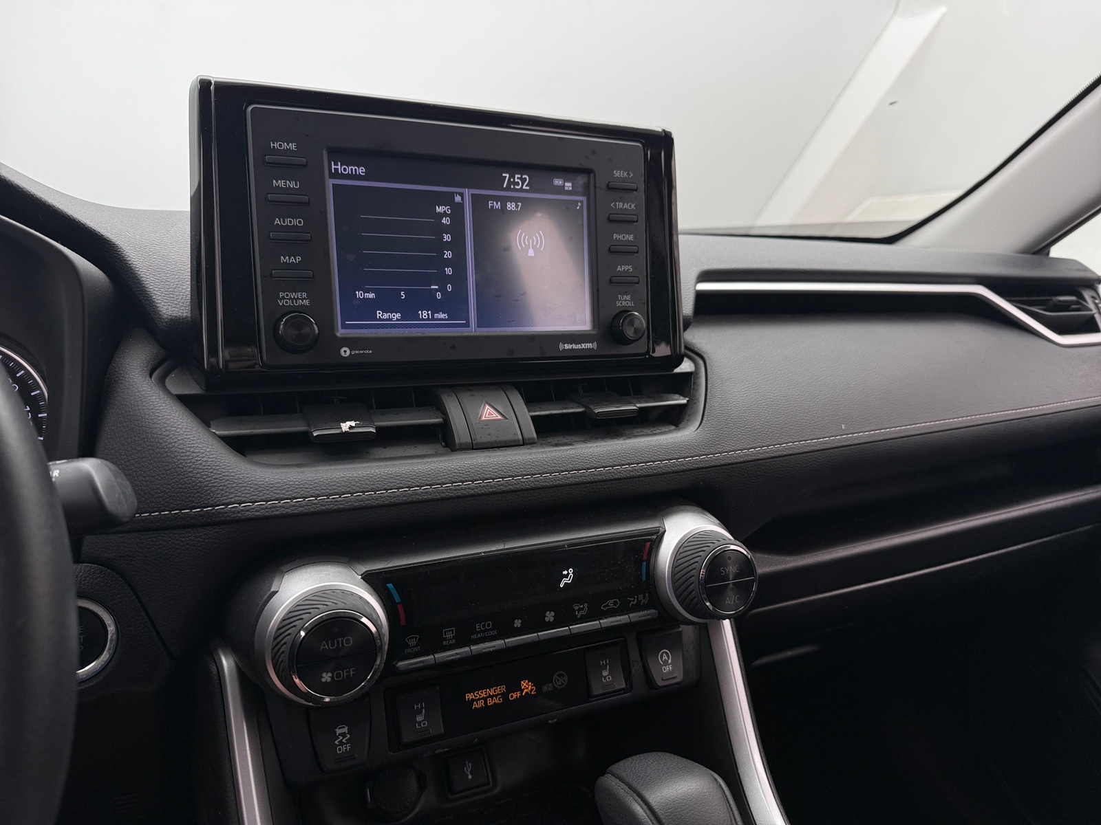 Thumbnail: 2021 Toyota RAV4 - 4