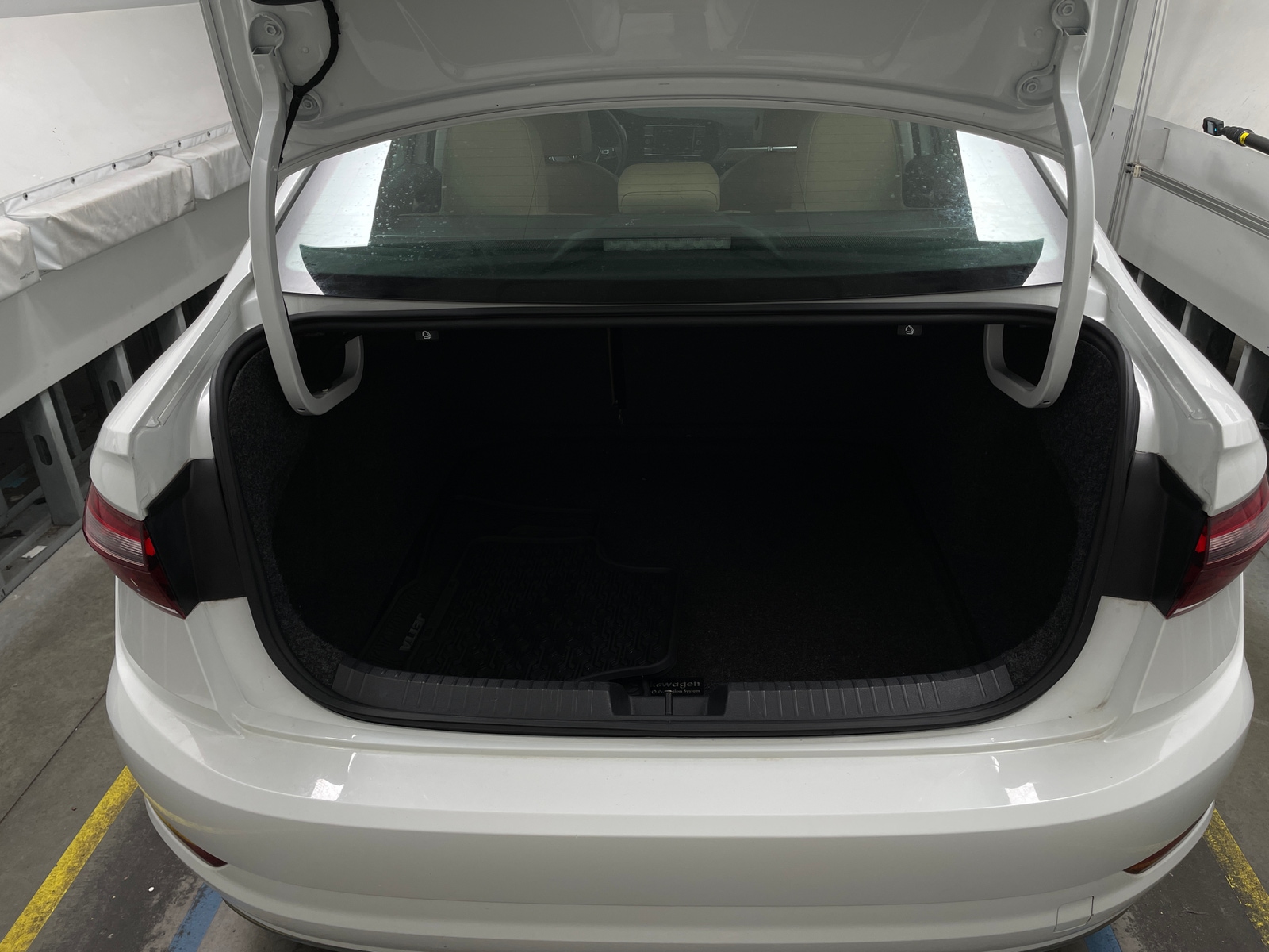 Thumbnail: 2020 Volkswagen Jetta - 6