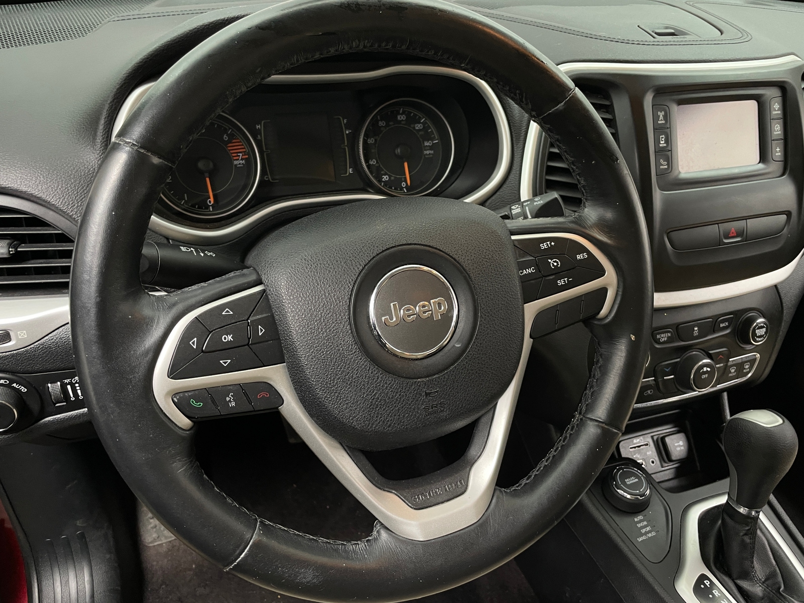 Thumbnail: 2016 Jeep Cherokee - 5