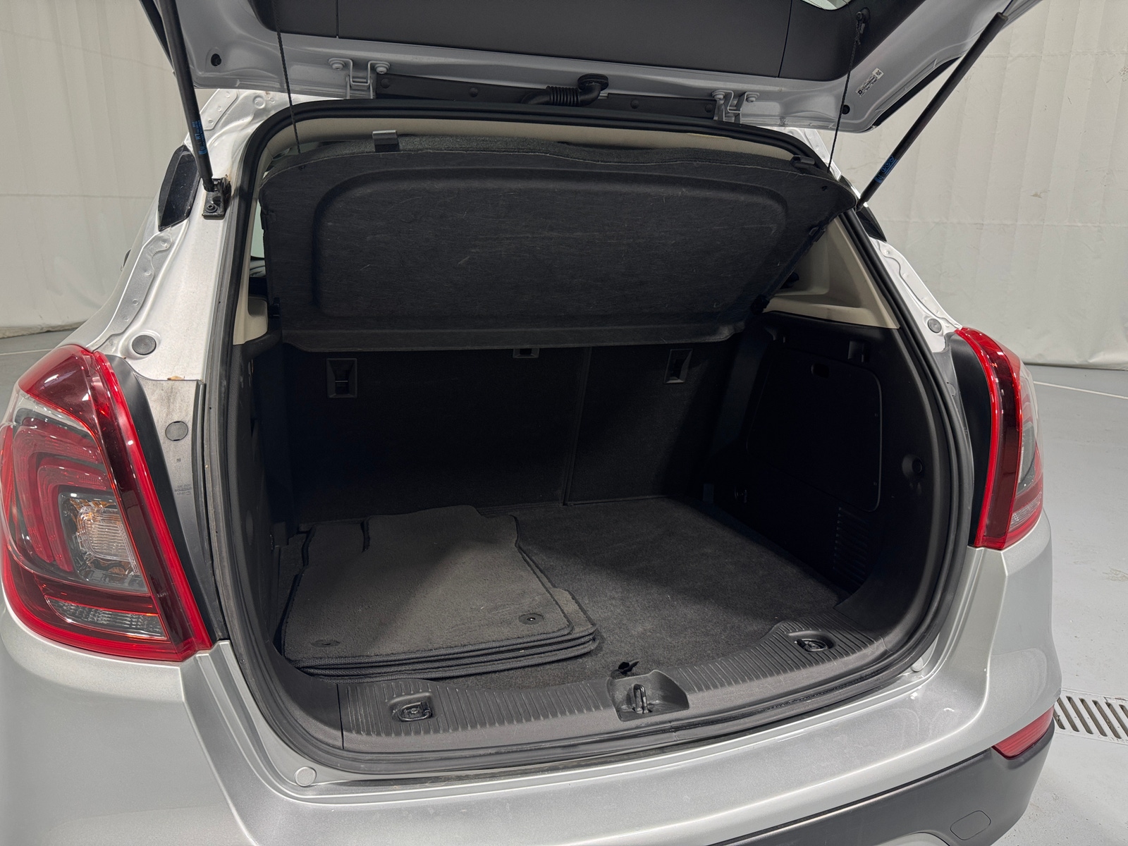 Thumbnail: 2018 Buick Encore - 6