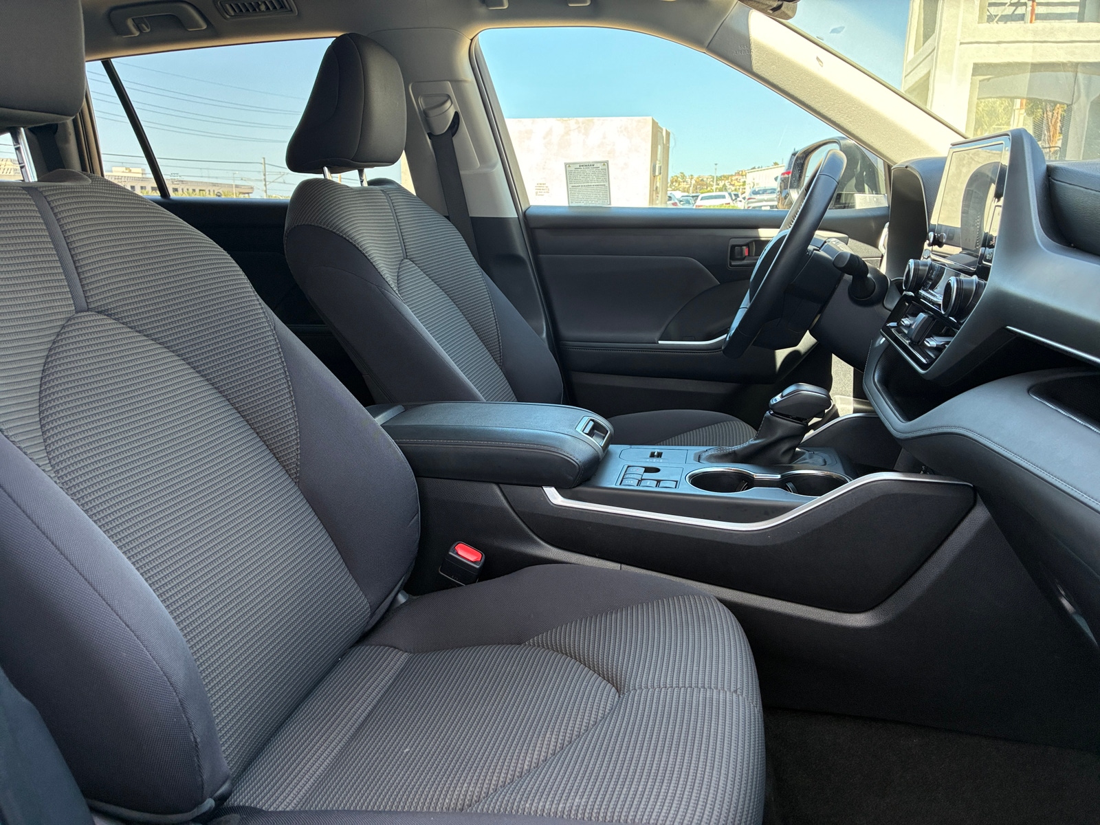 Thumbnail: 2025 Toyota Highlander - 2