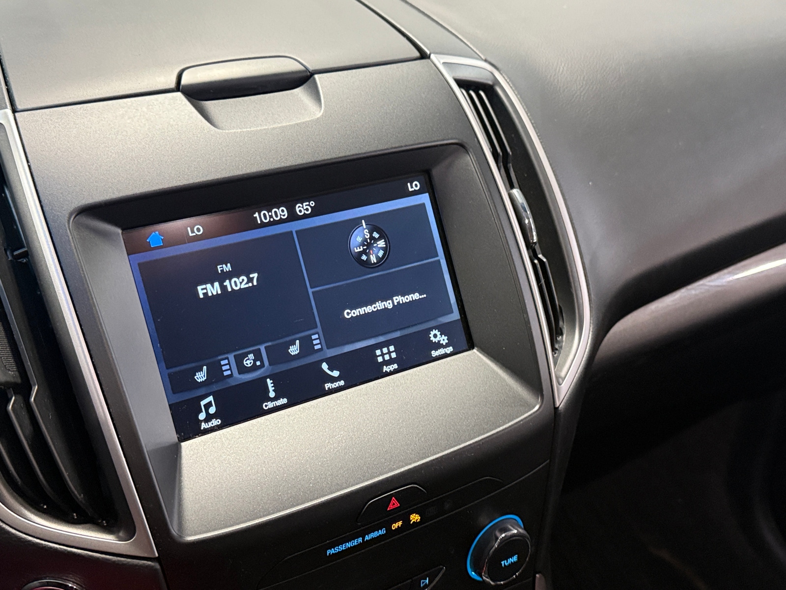 Thumbnail: 2019 Ford Edge - 3