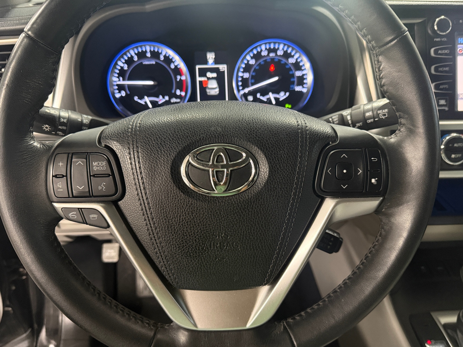 Thumbnail: 2015 Toyota Highlander - 4