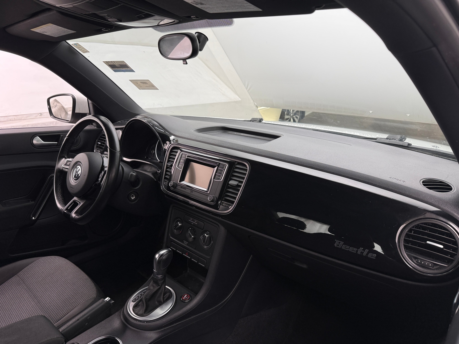 Thumbnail: 2019 Volkswagen Beetle - 3