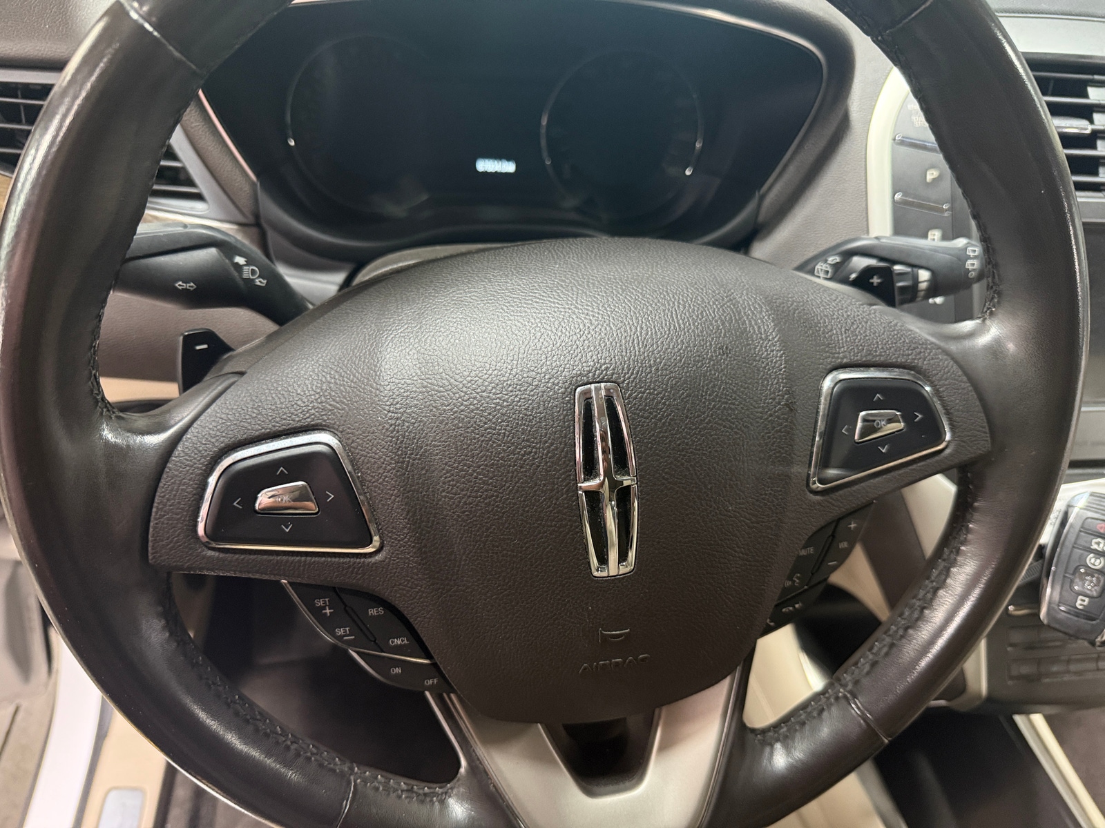 Thumbnail: 2017 Lincoln MKC - 4