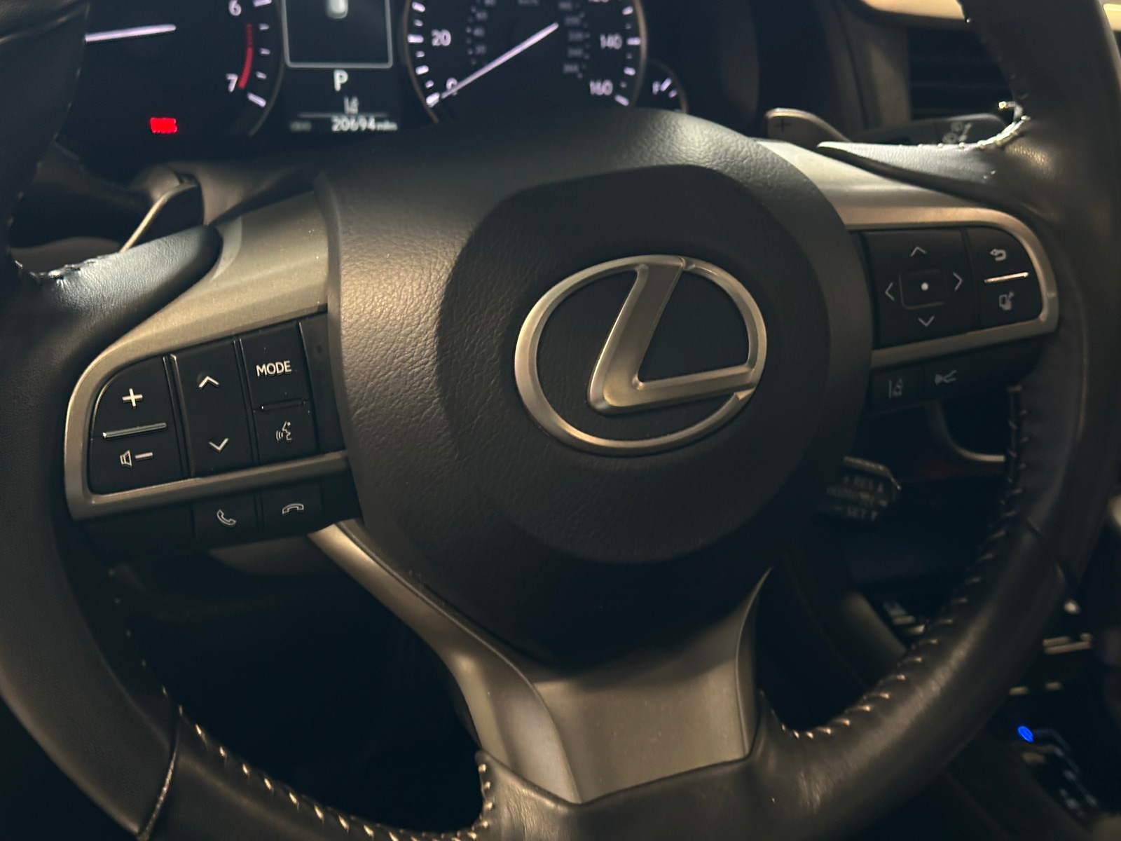 Thumbnail: 2020 Lexus RX - 4