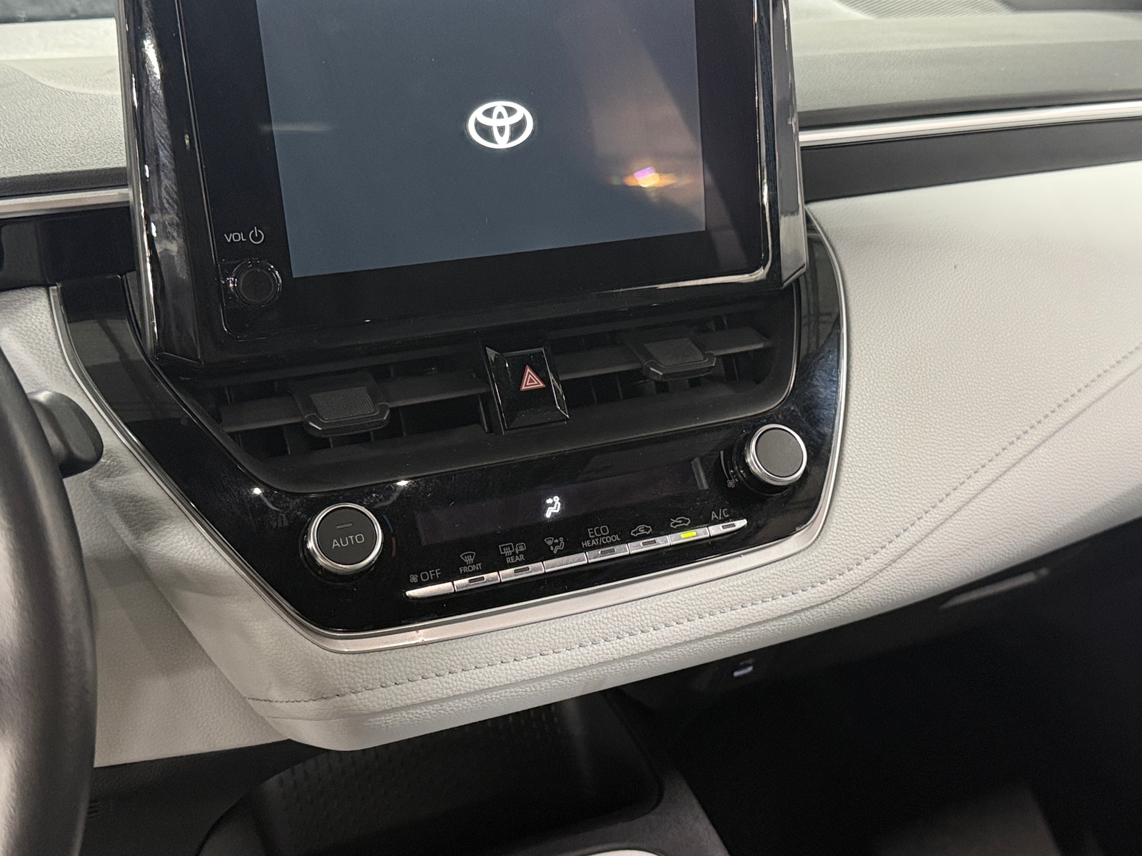 Thumbnail: 2023 Toyota Corolla - 4