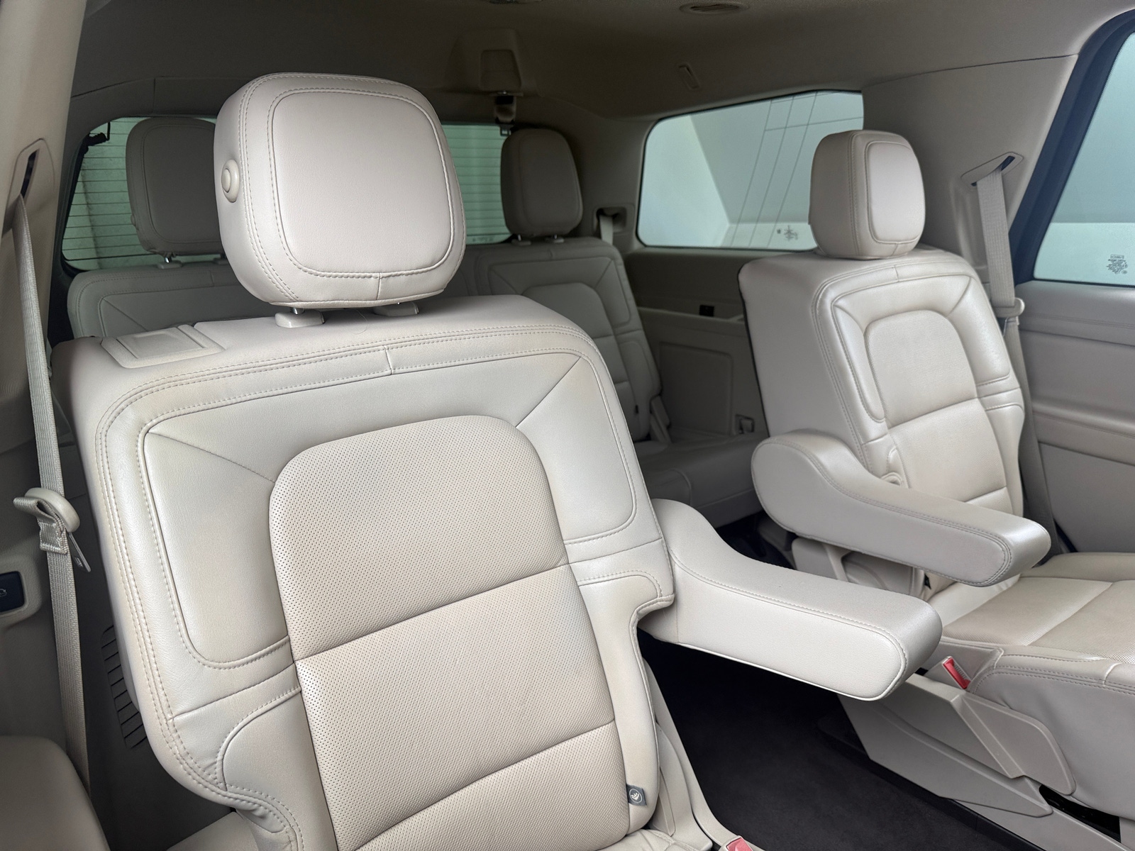 Thumbnail: 2020 Lincoln Navigator - 5