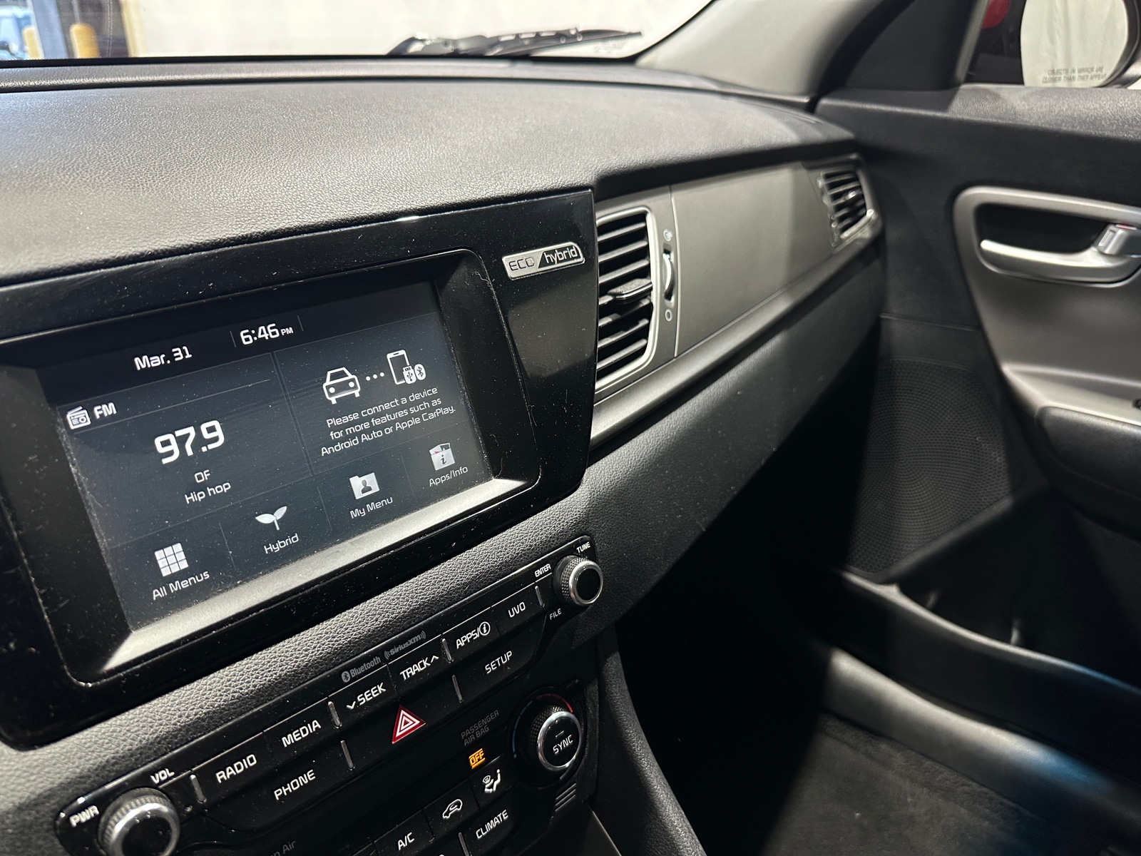 Thumbnail: 2018 Kia Niro - 4