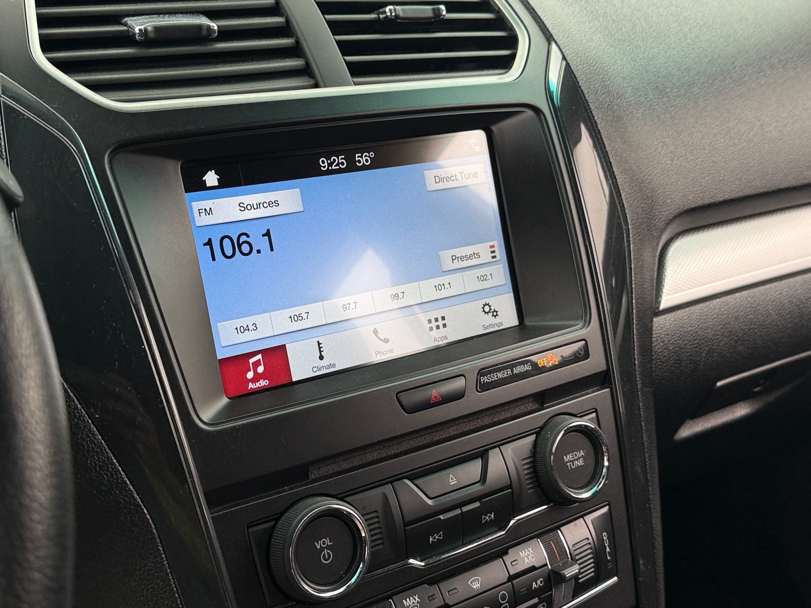 Thumbnail: 2017 Ford Explorer - 4