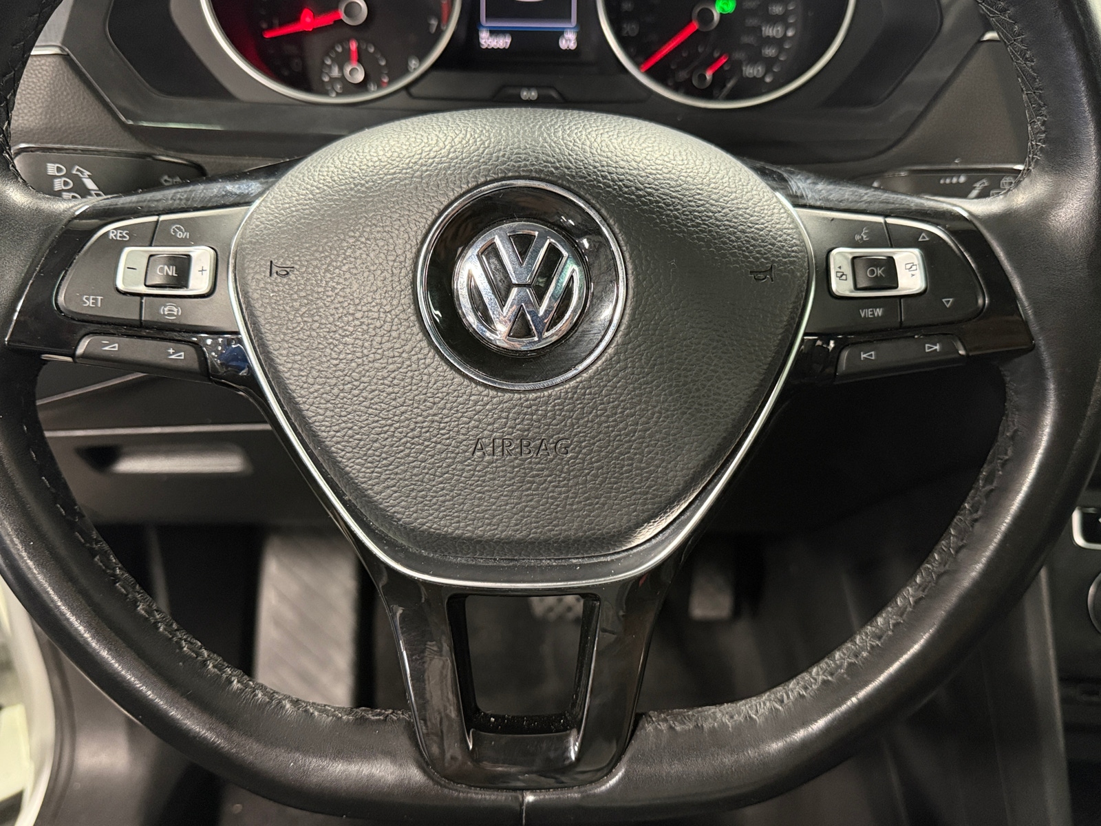 Thumbnail: 2019 Volkswagen Tiguan - 4