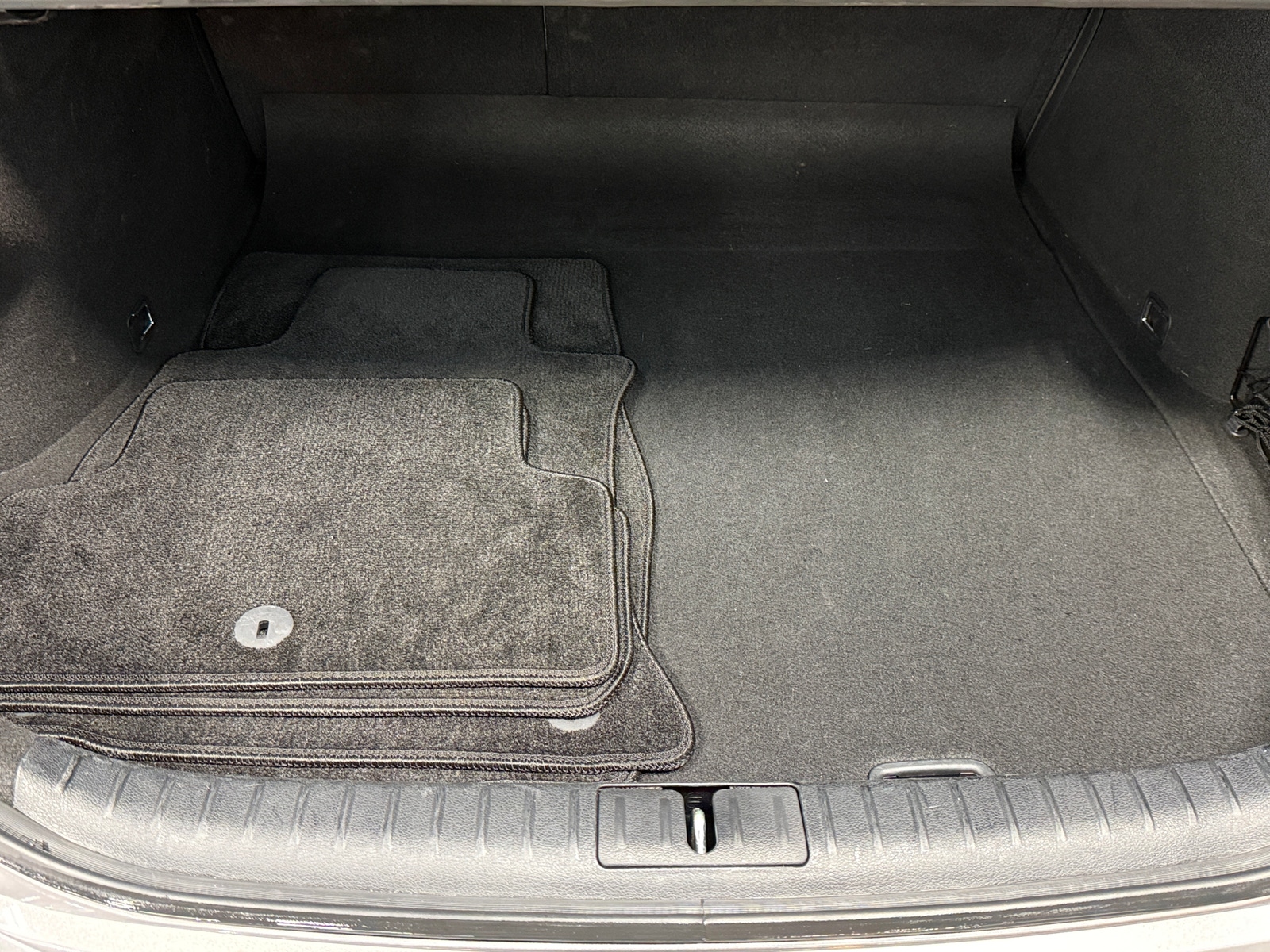 Thumbnail: 2025 Genesis G70 - 6