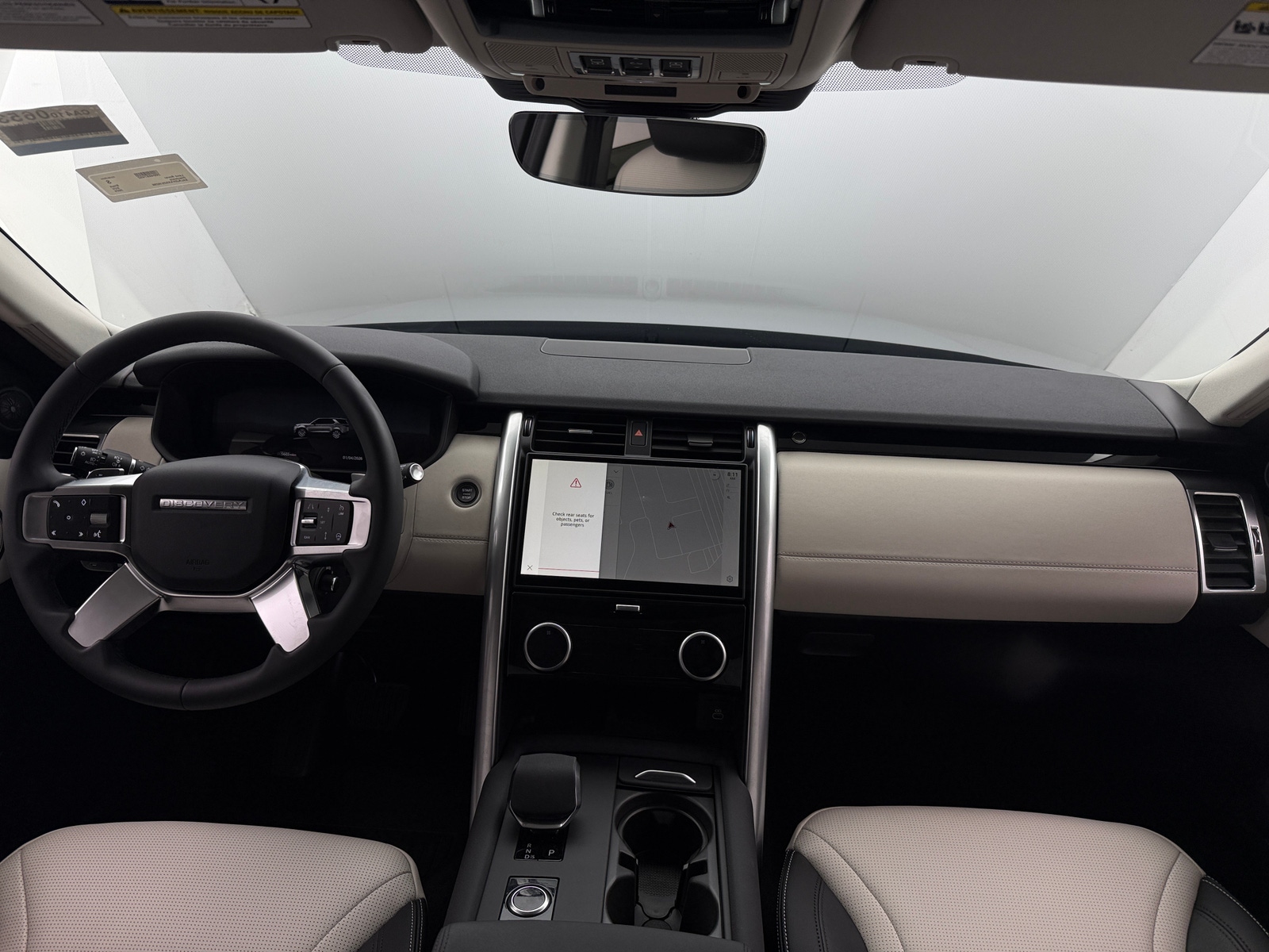 Thumbnail: 2025 Land Rover Discovery - 2