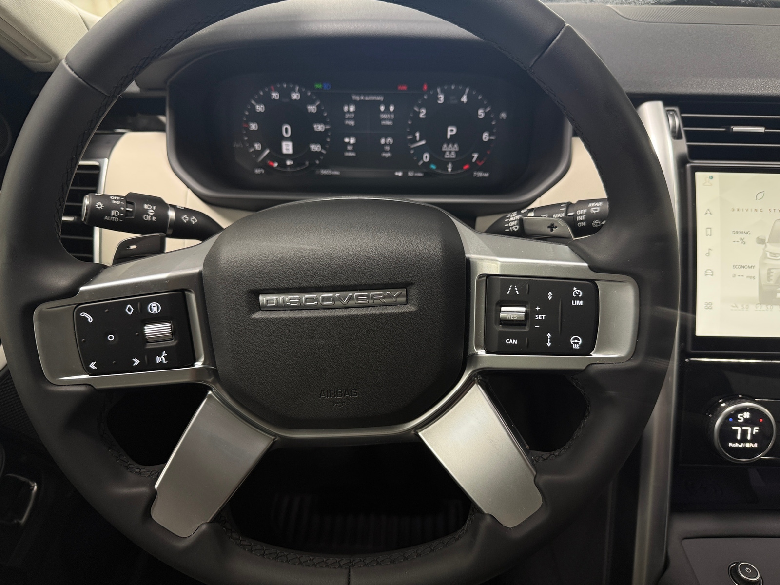 Thumbnail: 2025 Land Rover Discovery - 4