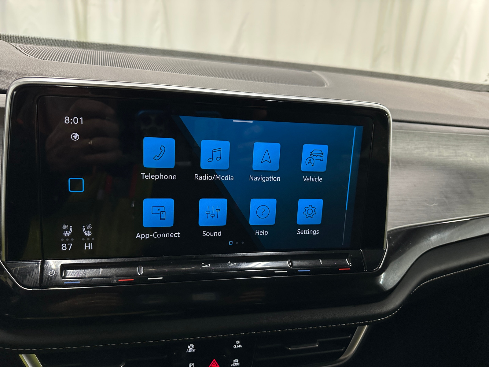 Thumbnail: 2025 Volkswagen Atlas - 3