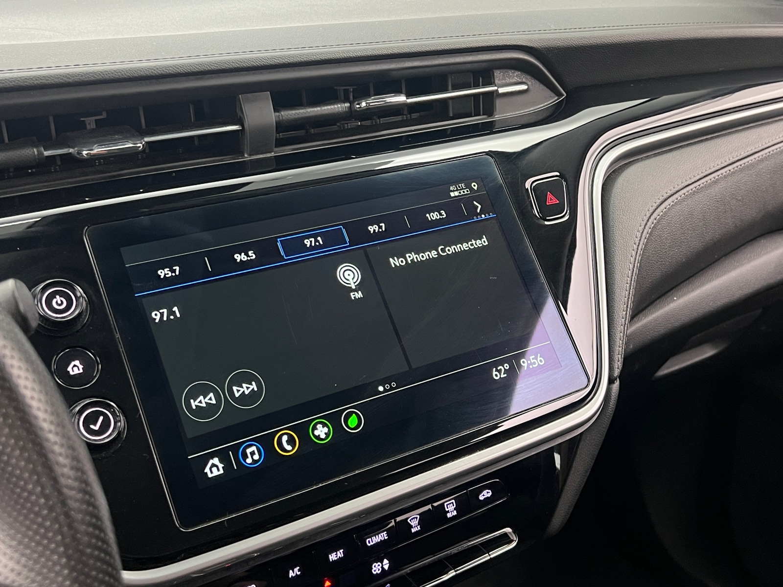 Thumbnail: 2023 Chevrolet Bolt EUV - 4