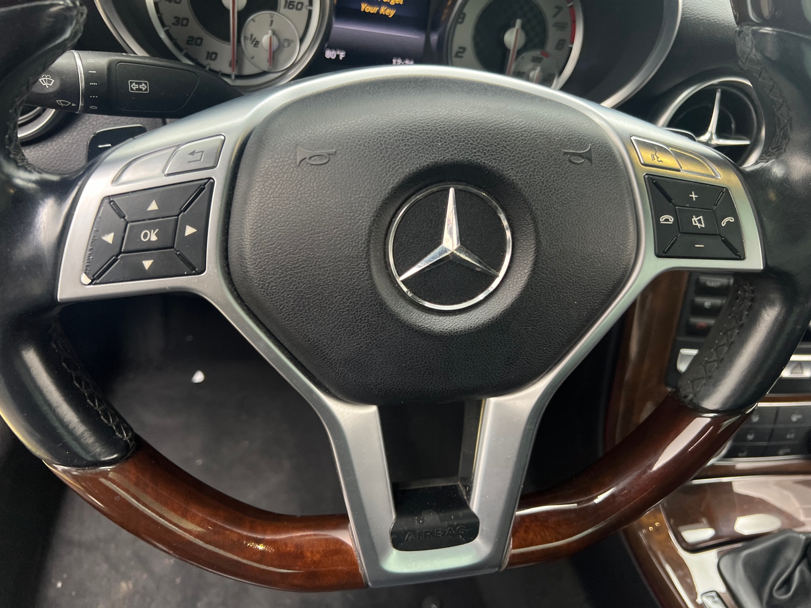 Thumbnail: 2014 Mercedes-Benz SLK - 4