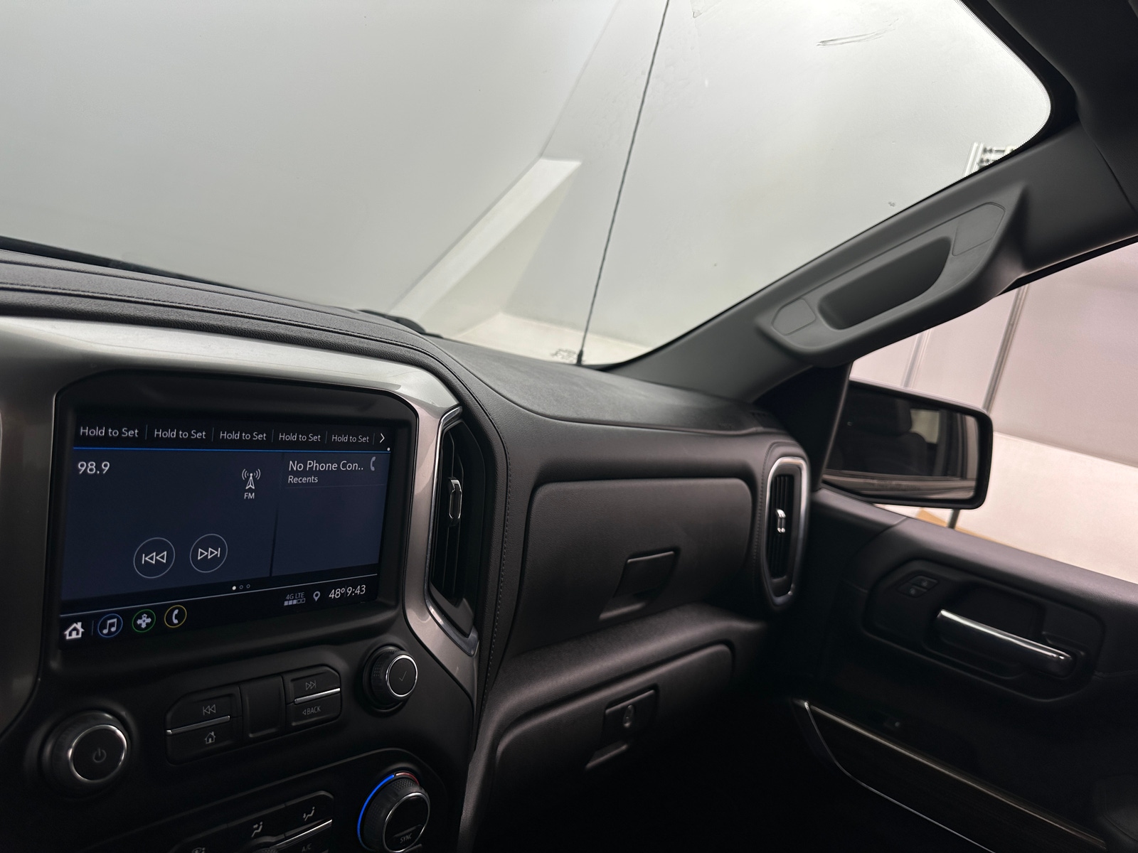 Thumbnail: 2022 Chevrolet Silverado 1500 - 4