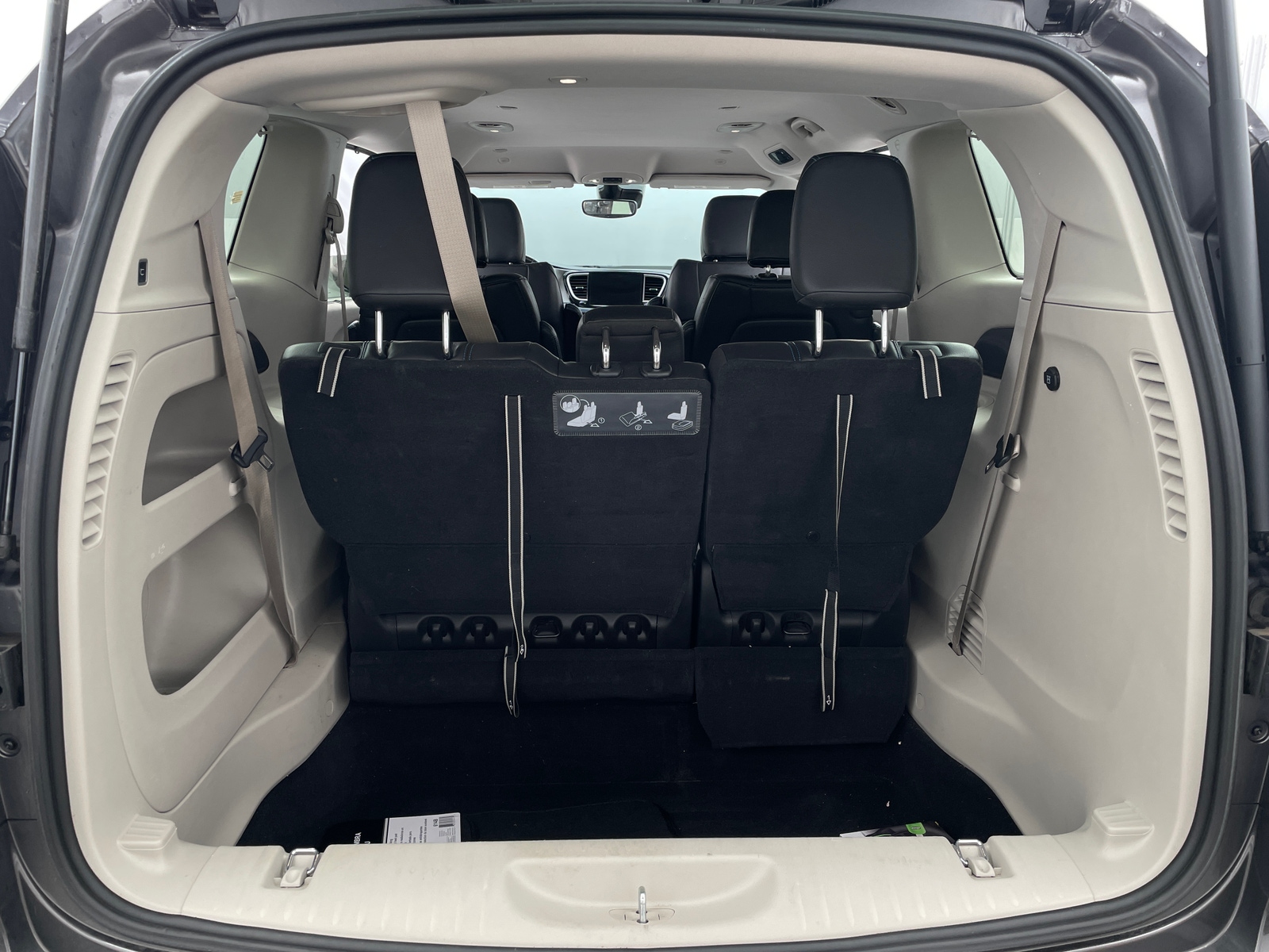 Thumbnail: 2021 Chrysler Pacifica - 6