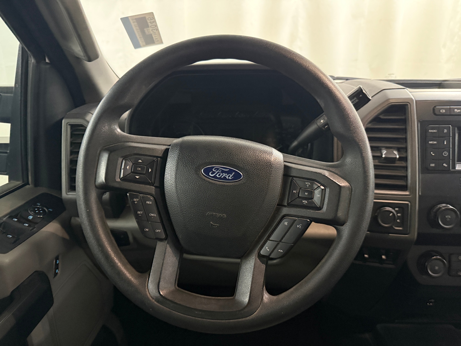 Thumbnail: 2020 Ford Econoline - 4