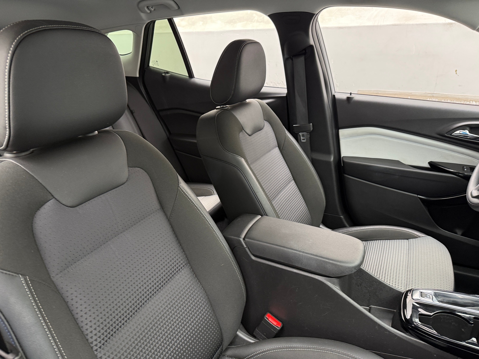 Thumbnail: 2025 Chevrolet Trax - 2