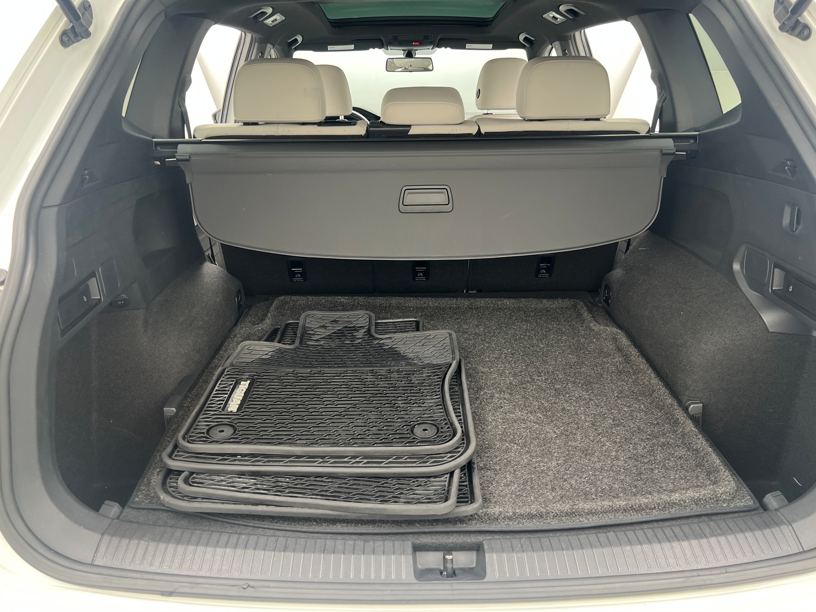 Thumbnail: 2020 Volkswagen Tiguan - 6