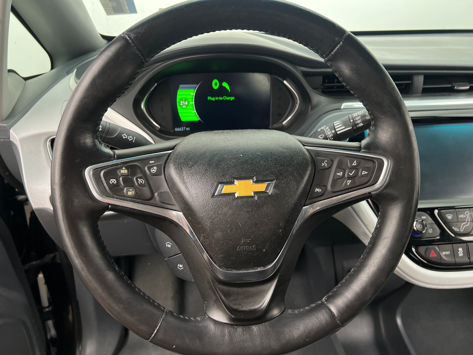 Thumbnail: 2017 Chevrolet Bolt EV - 5