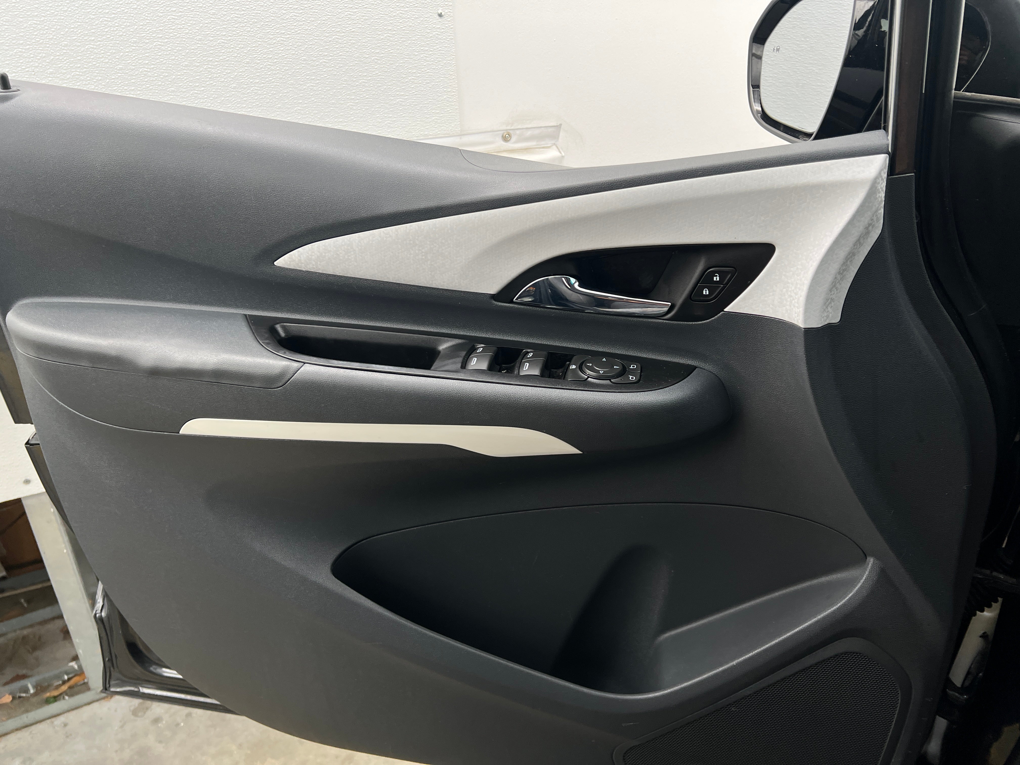Used 2017 Chevrolet Bolt EV LT with VIN 1G1FW6S04H4179648 for sale in Oak Creek, WI