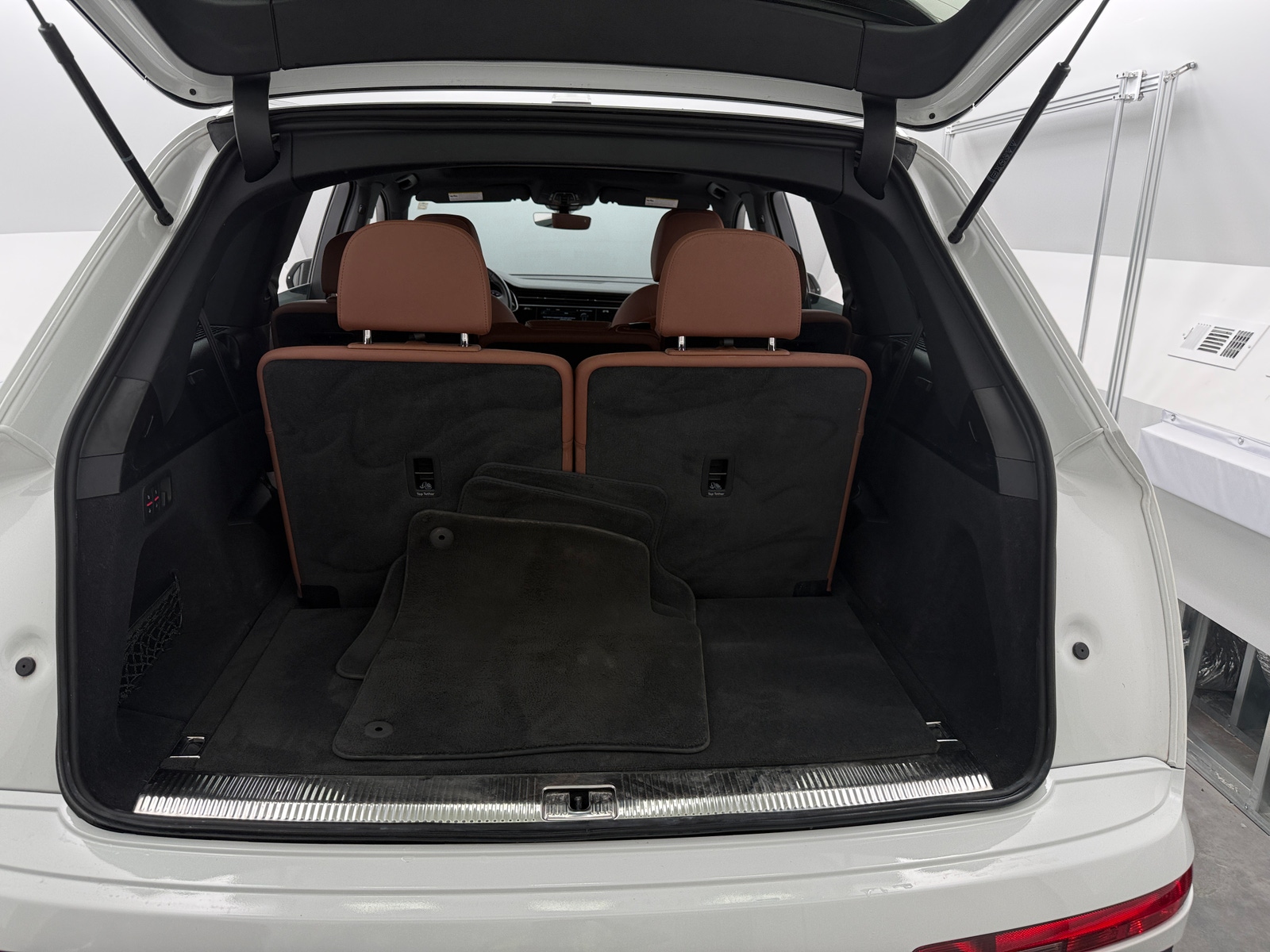 Thumbnail: 2025 Audi Q7 - 6