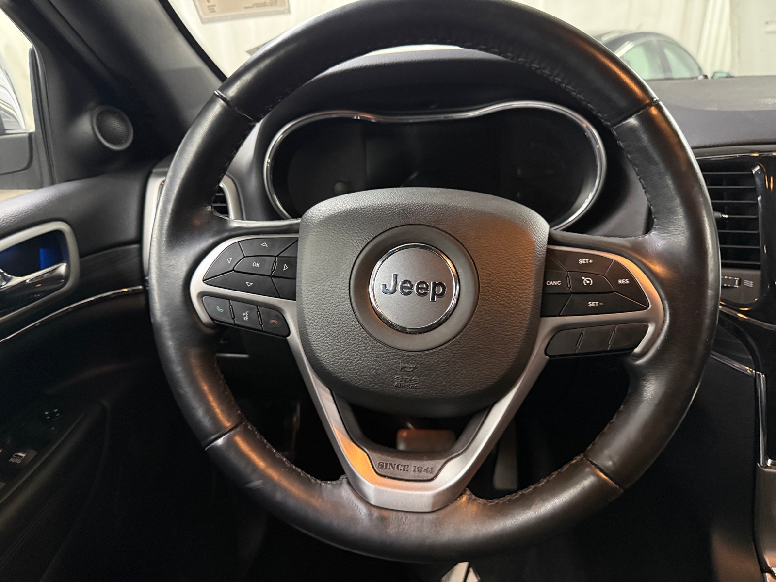 Thumbnail: 2021 Jeep Grand Cherokee - 4