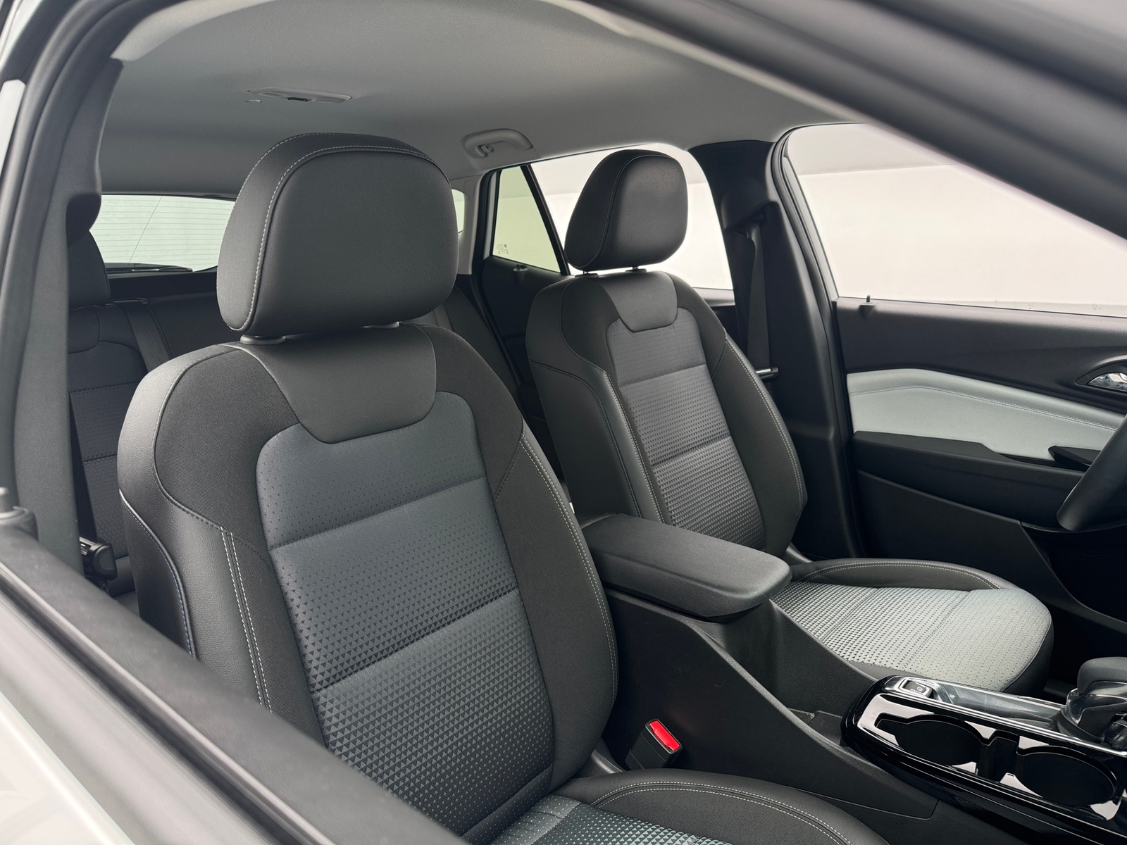 Thumbnail: 2025 Chevrolet Trax - 2