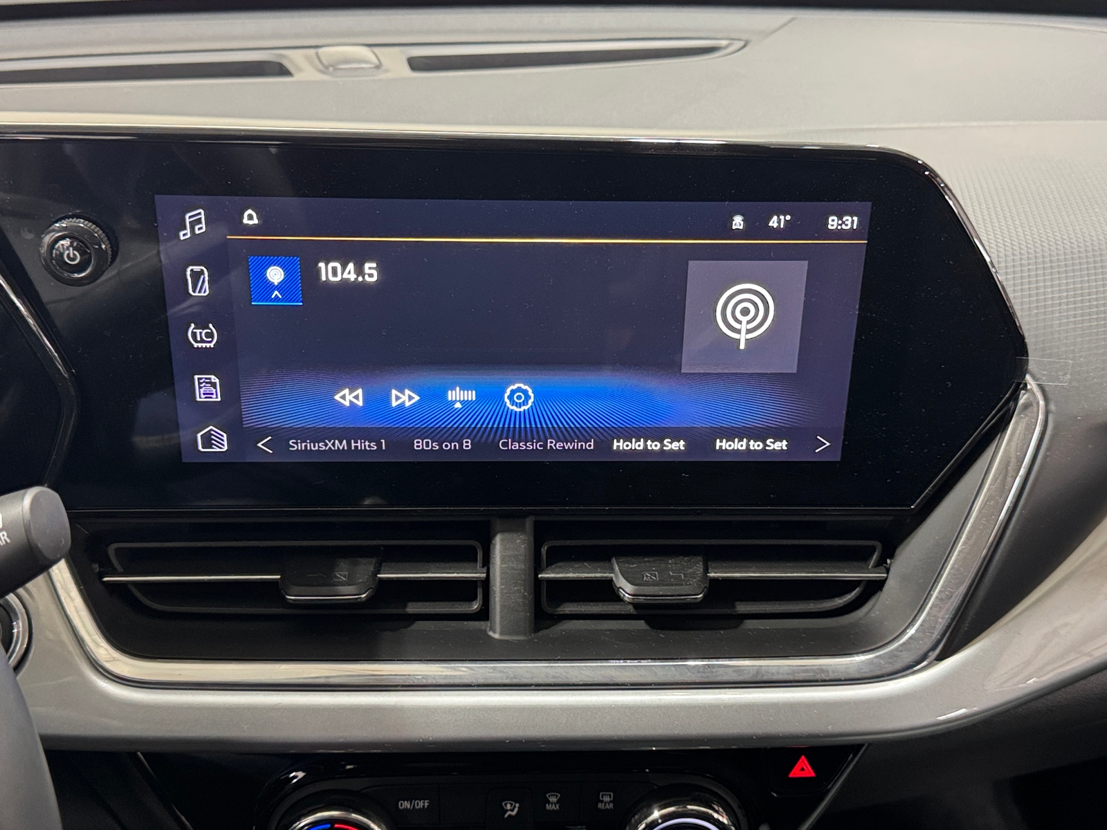 Thumbnail: 2025 Chevrolet Trax - 4