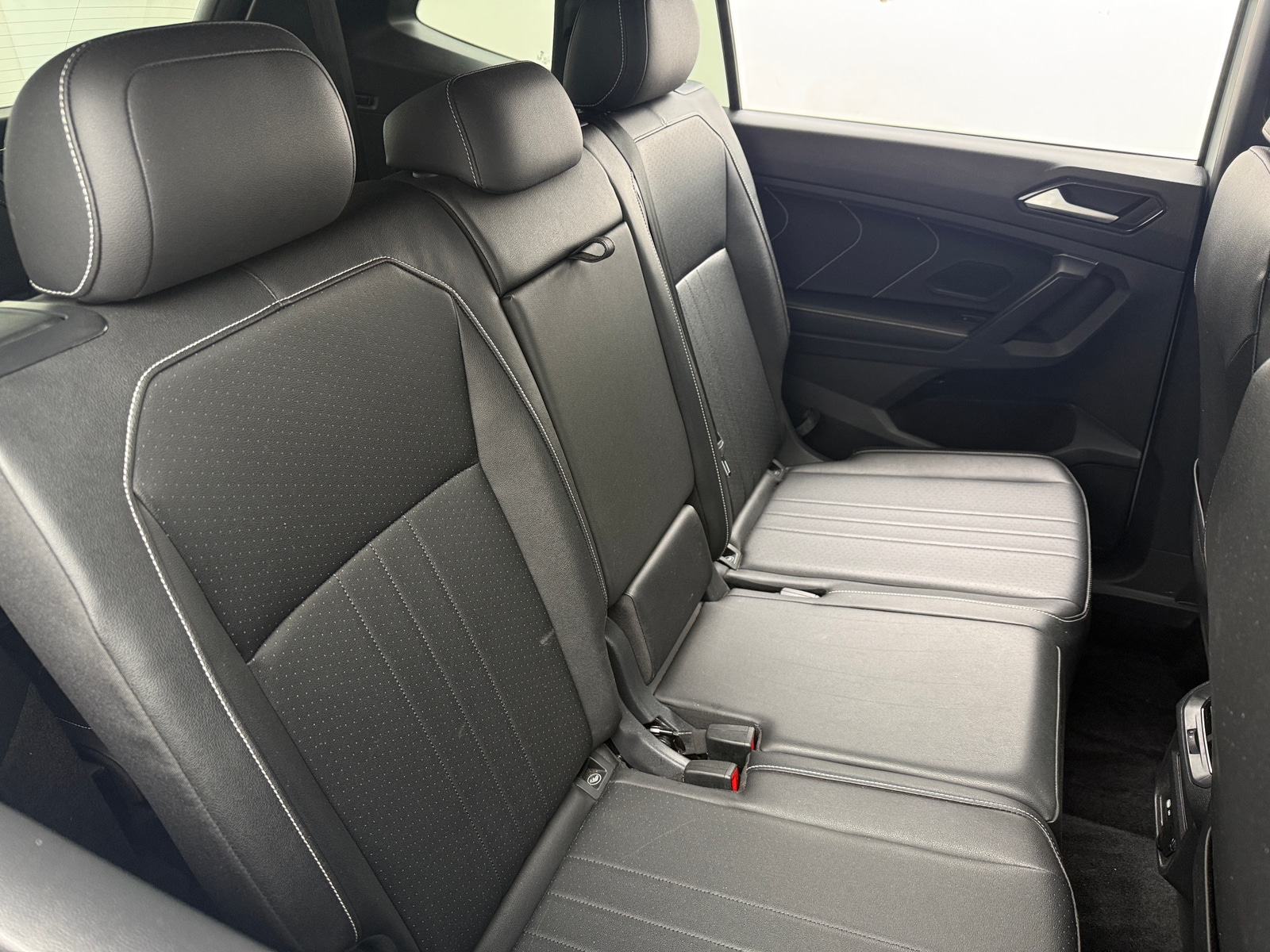 Thumbnail: 2023 Volkswagen Tiguan - 5