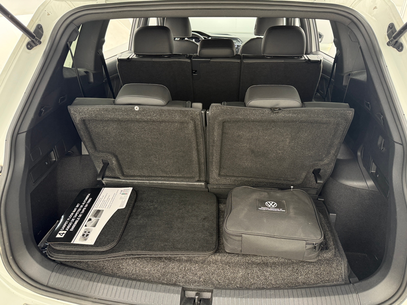 Thumbnail: 2023 Volkswagen Tiguan - 6