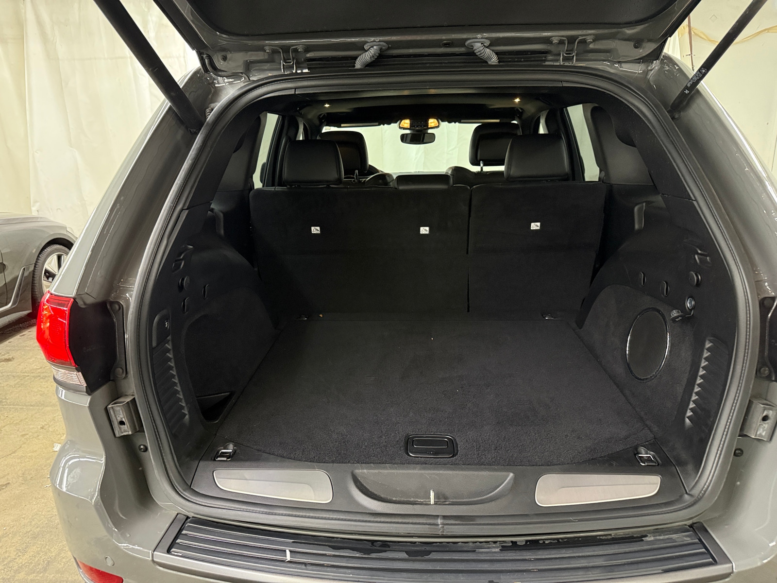 Thumbnail: 2019 Jeep Grand Cherokee - 6