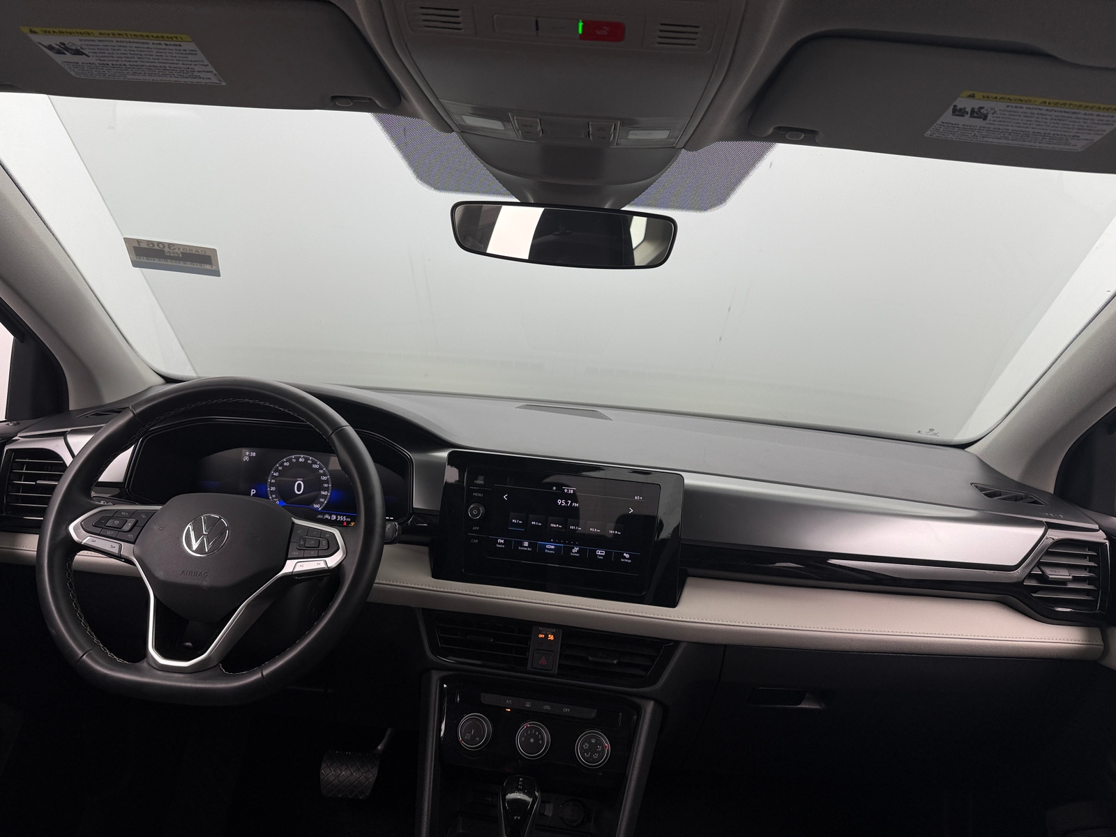 Thumbnail: 2025 Volkswagen Taos - 3