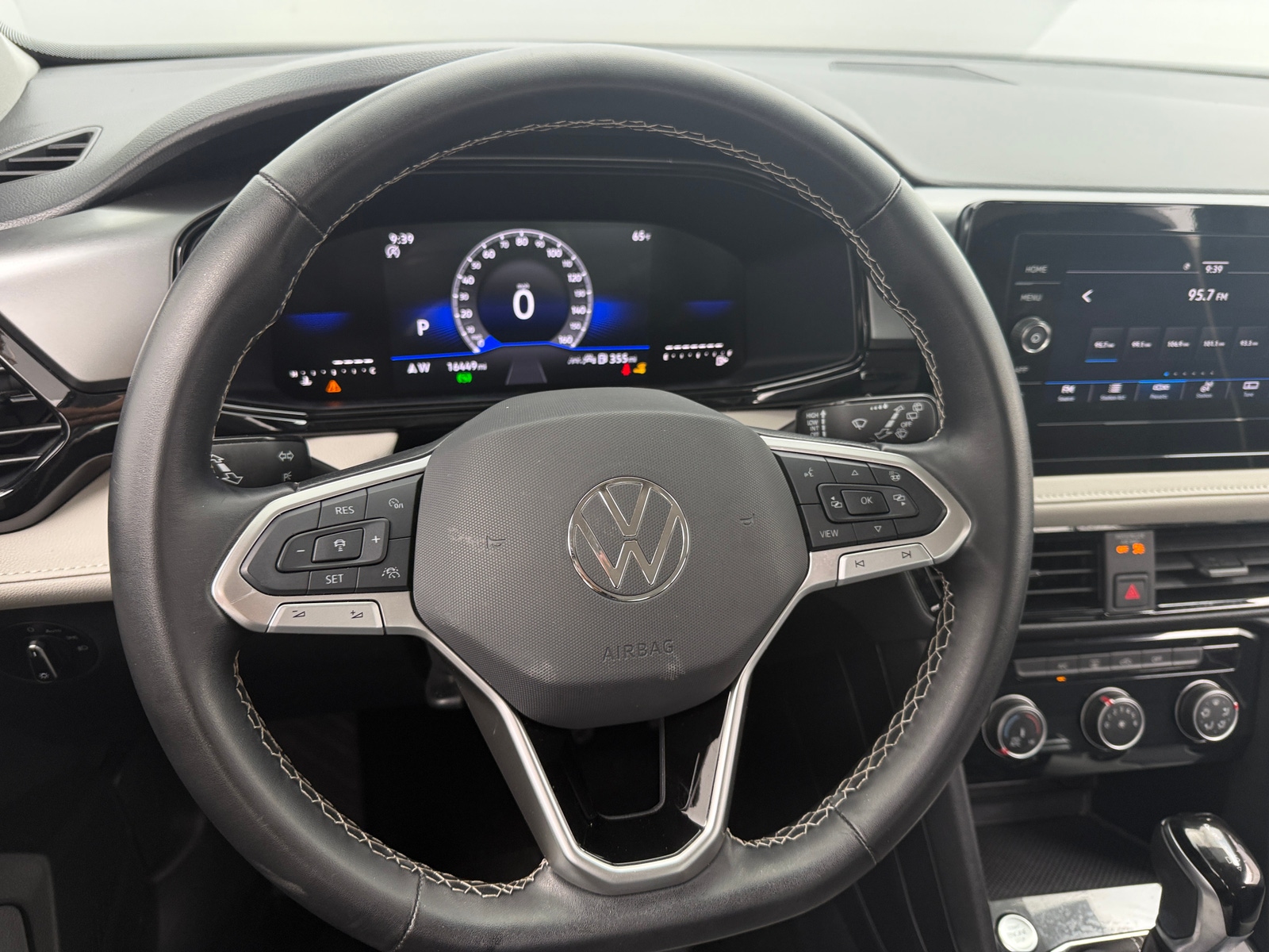 Thumbnail: 2025 Volkswagen Taos - 5