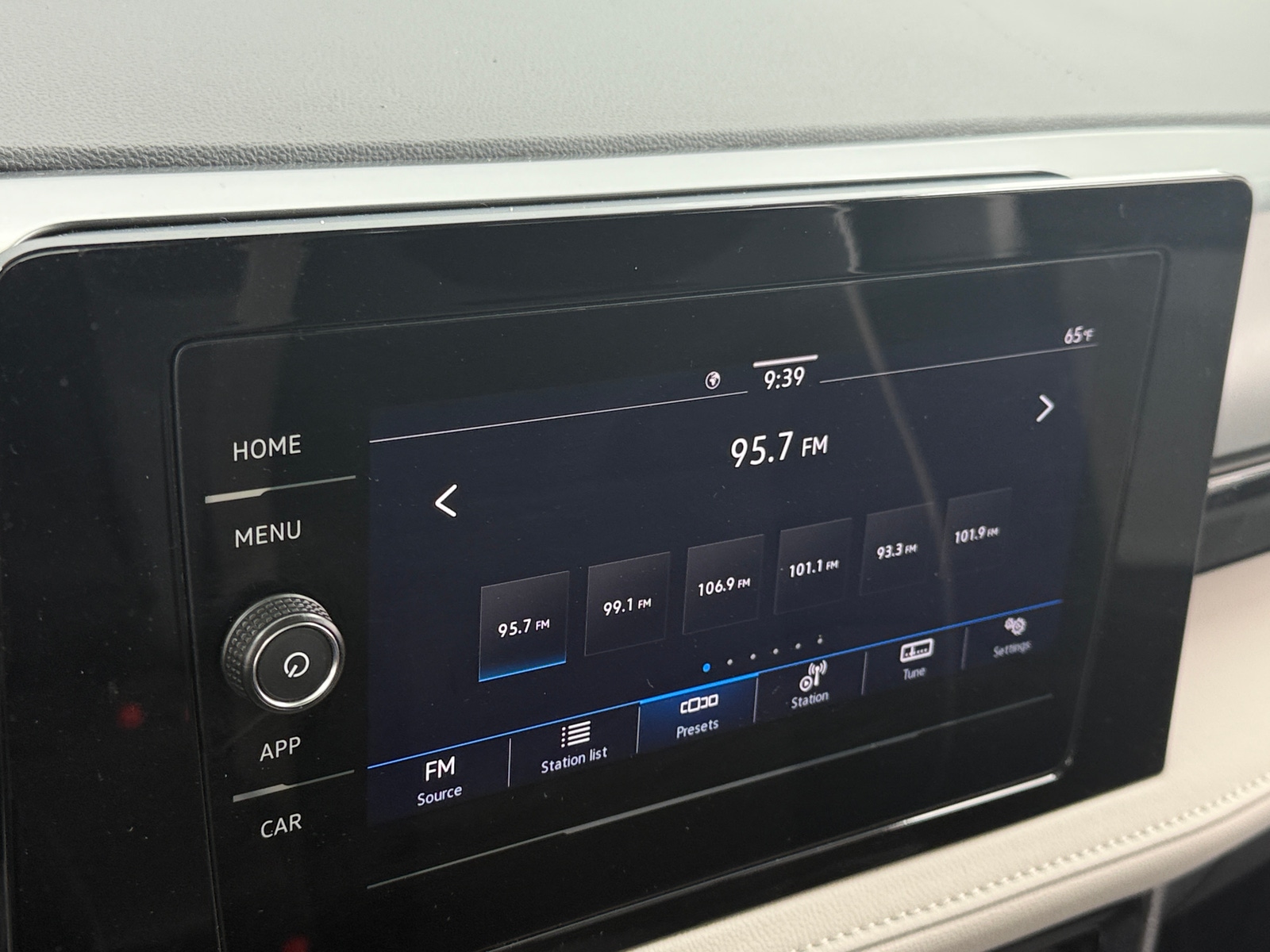 Thumbnail: 2025 Volkswagen Taos - 4