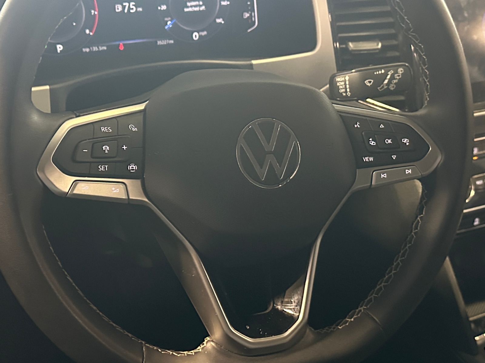 Thumbnail: 2023 Volkswagen Atlas - 4